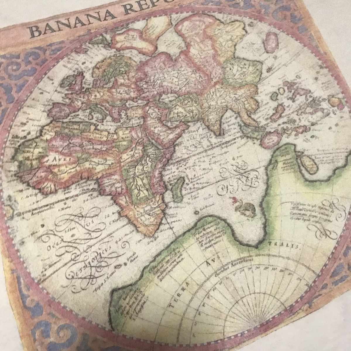 Banana Republic × Vintage VINTAGE BANANA REPUBLIC BACK PRINT RARE TEE Size US XXL / EU 58 / 5 - 3 Thumbnail