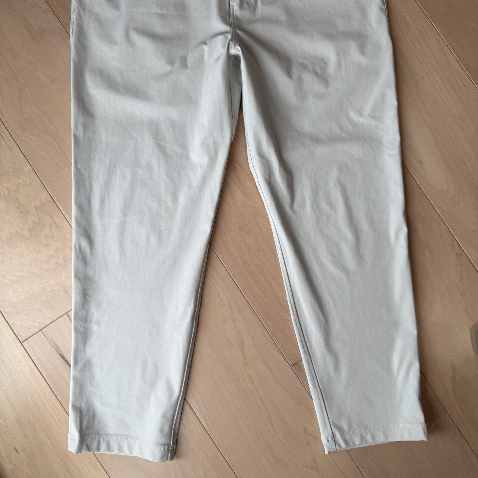 Lululemon Lululemon ABC Pants 35 White Cream Athleisure Workwear Size US 35 - 4 Thumbnail