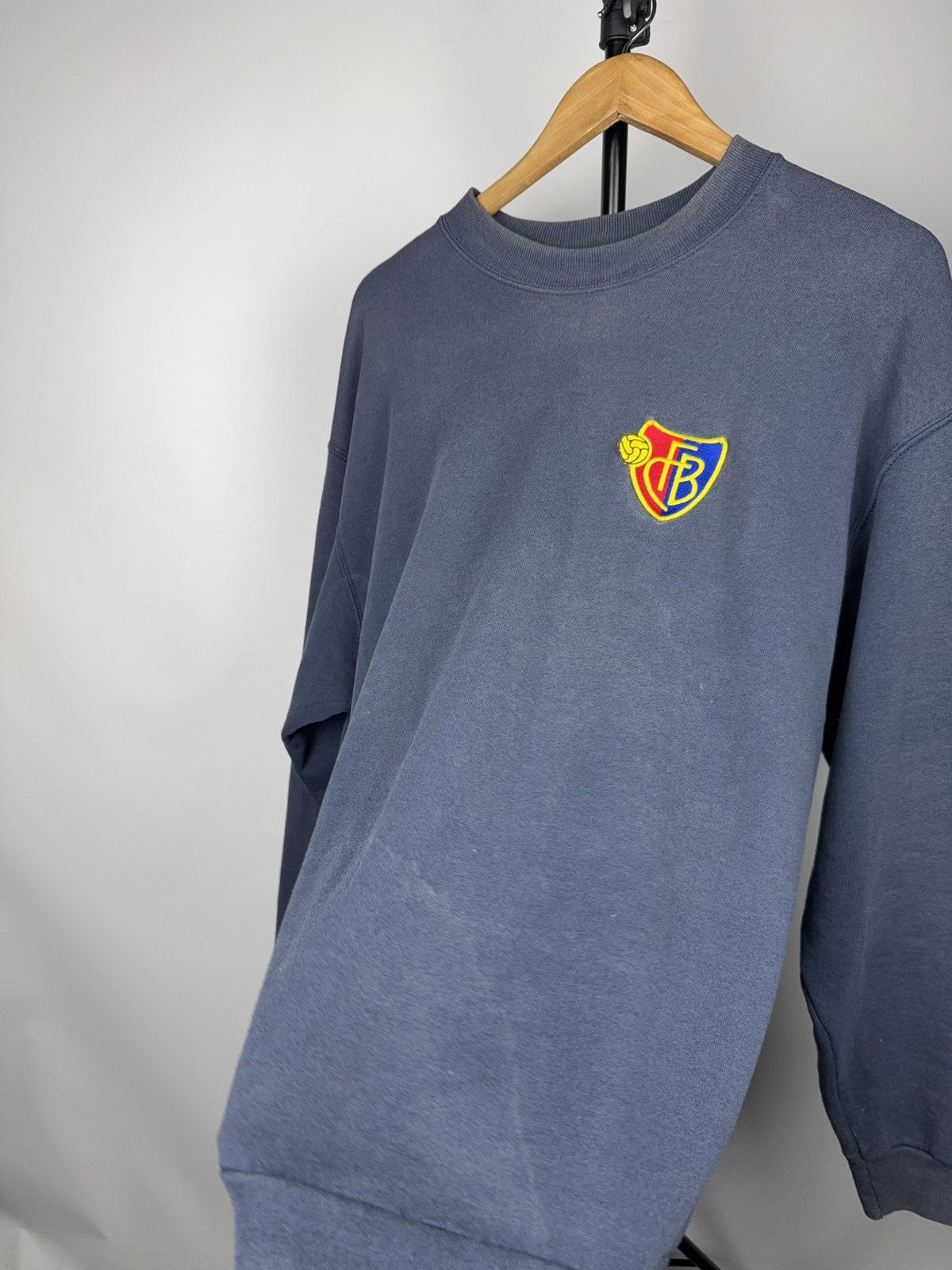 Vintage 90s FC Basel Vintage Crewneck Faded Sweatshirt Embroidered Size US XL / EU 56 / 4 - 8 Thumbnail