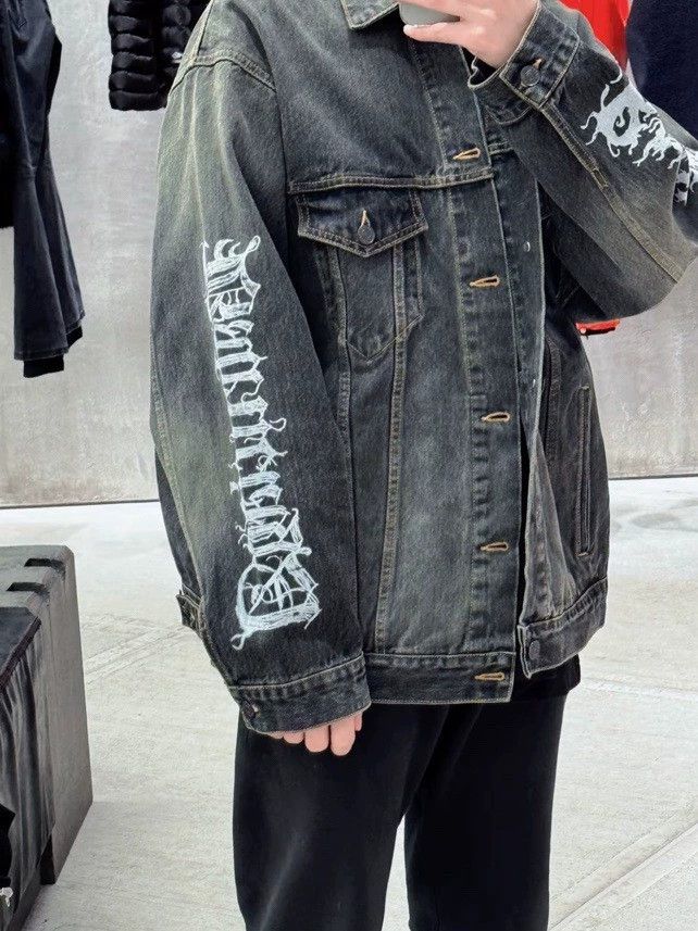 Balenciaga Balenciaga New Year Washed Graffiti logo Unicorn Arm Denim Size US XS / EU 42 / 0 - 6 Thumbnail