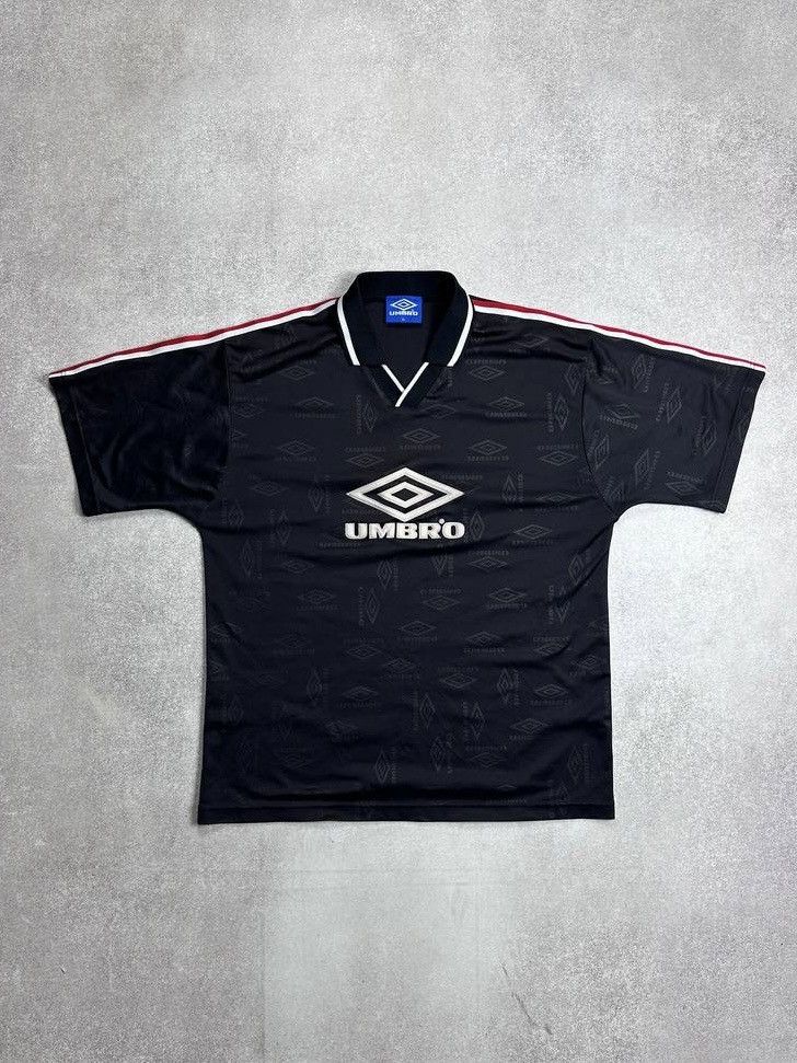 Umbro × Vintage Vintage 90s Umbro Big Logo Archival Soccer Jersey T-shirt XL Size US XL / EU 56 / 4 - 1 Thumbnail