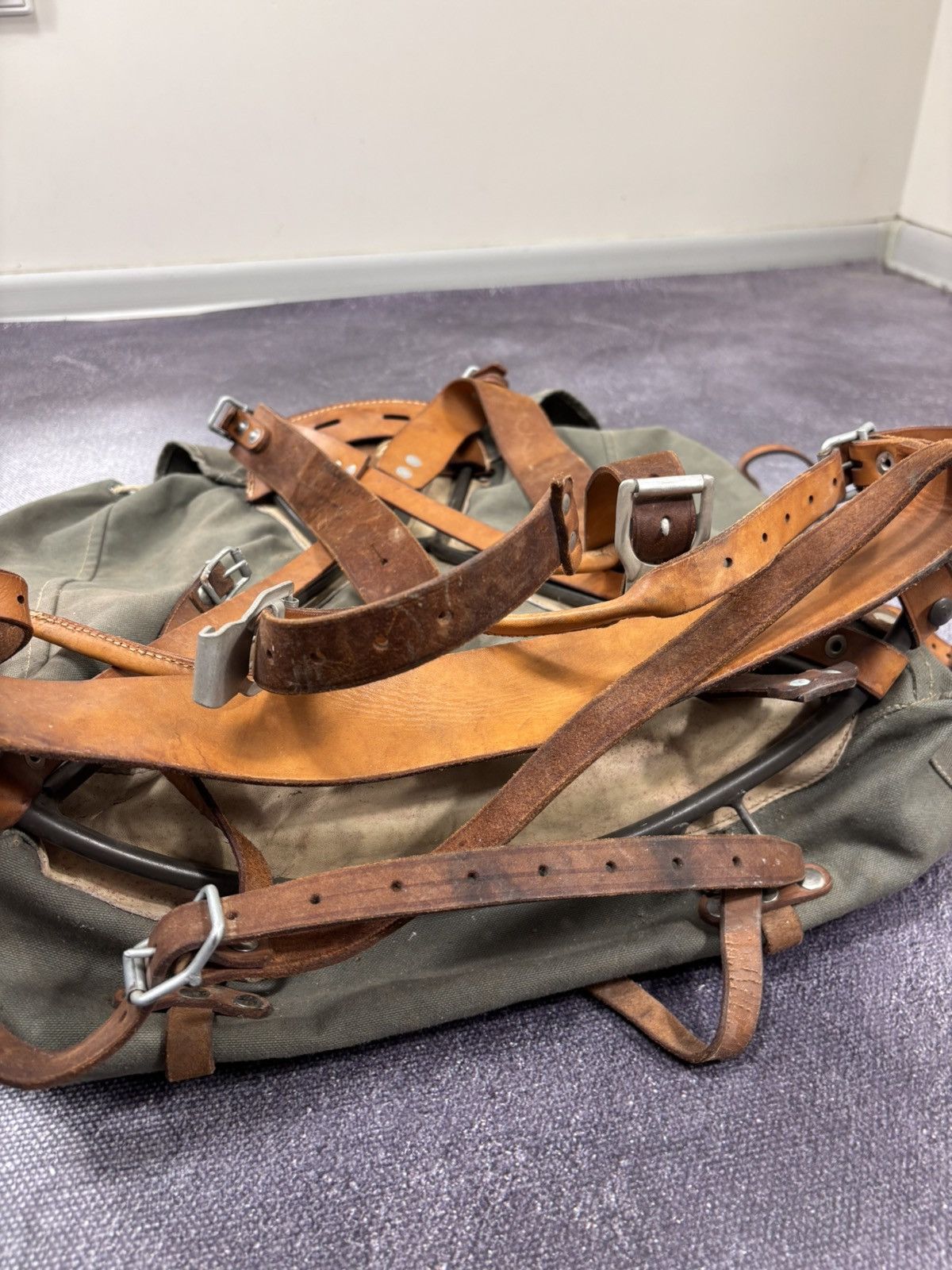 Other Vintage Swedish Army M39 Backpack Canvas Leather Metal Frame Size ONE SIZE - 17 Thumbnail