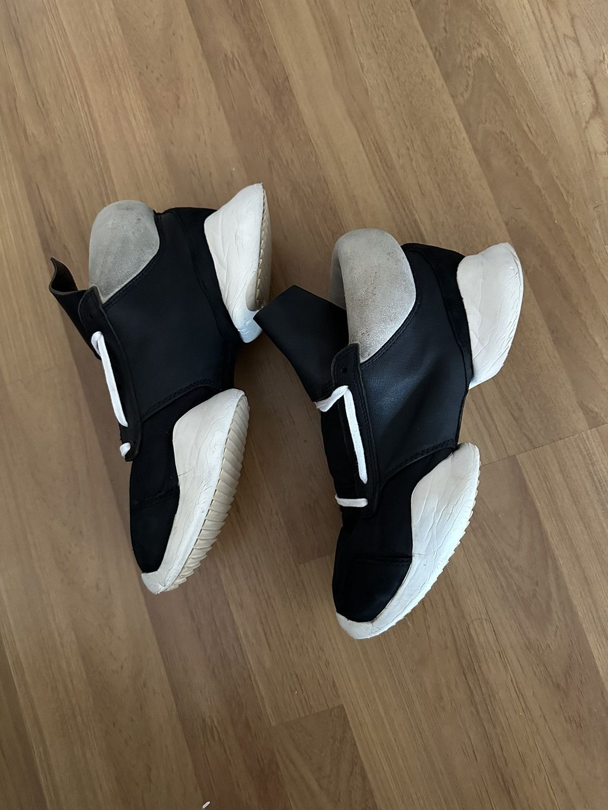 adidas gazelle silver green womens Rick Owens x Adidas 'Vicious' Black Leather Tech Runners.  Alex Maxamenko