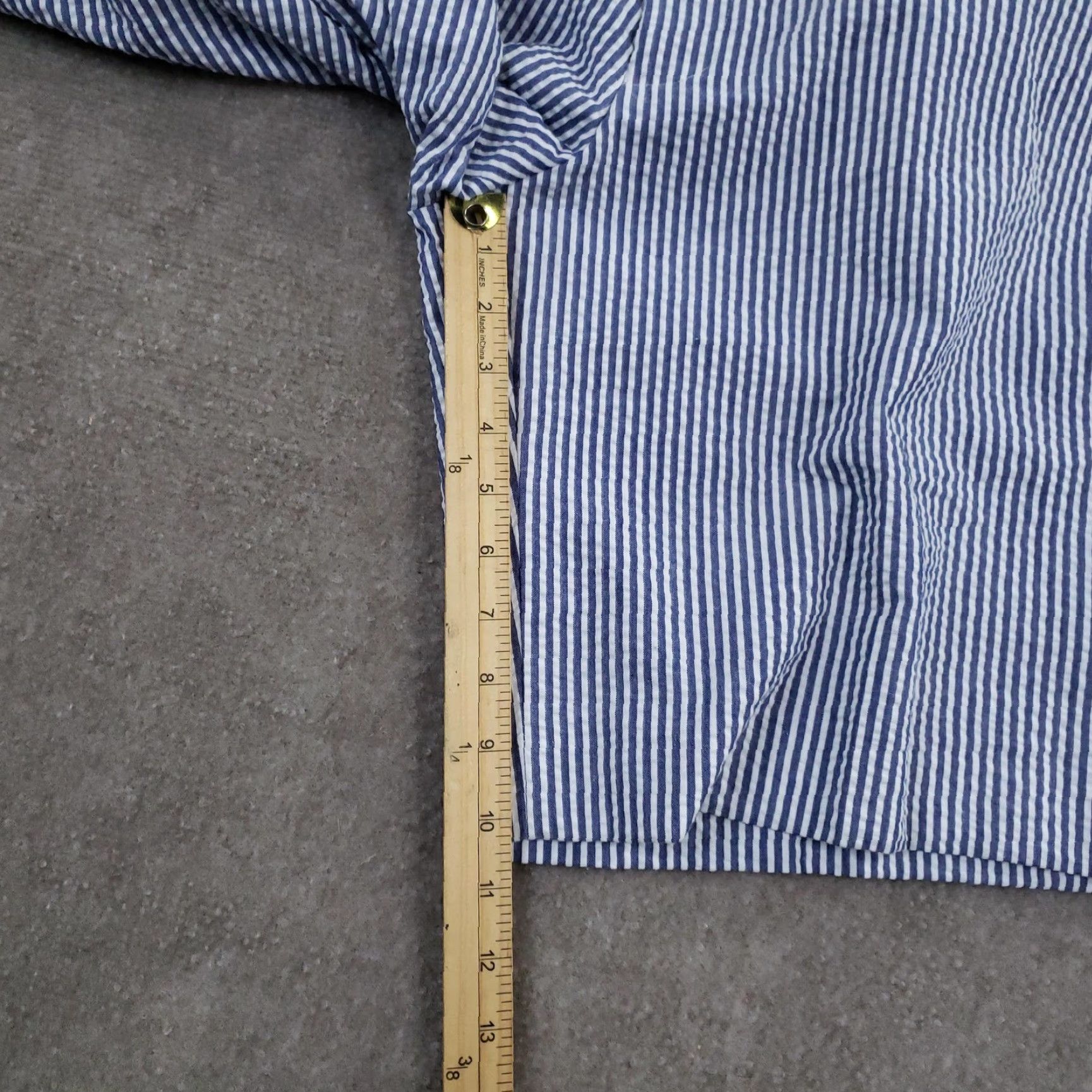 Vintage Afazzy New York Shorts Mens 36 Chino Casual Blue White Striped Seersucker 65% Polyester 35% Cotton Flat Front Zip Fly Pockets Size US 36 / EU 52 - 2 Thumbnail