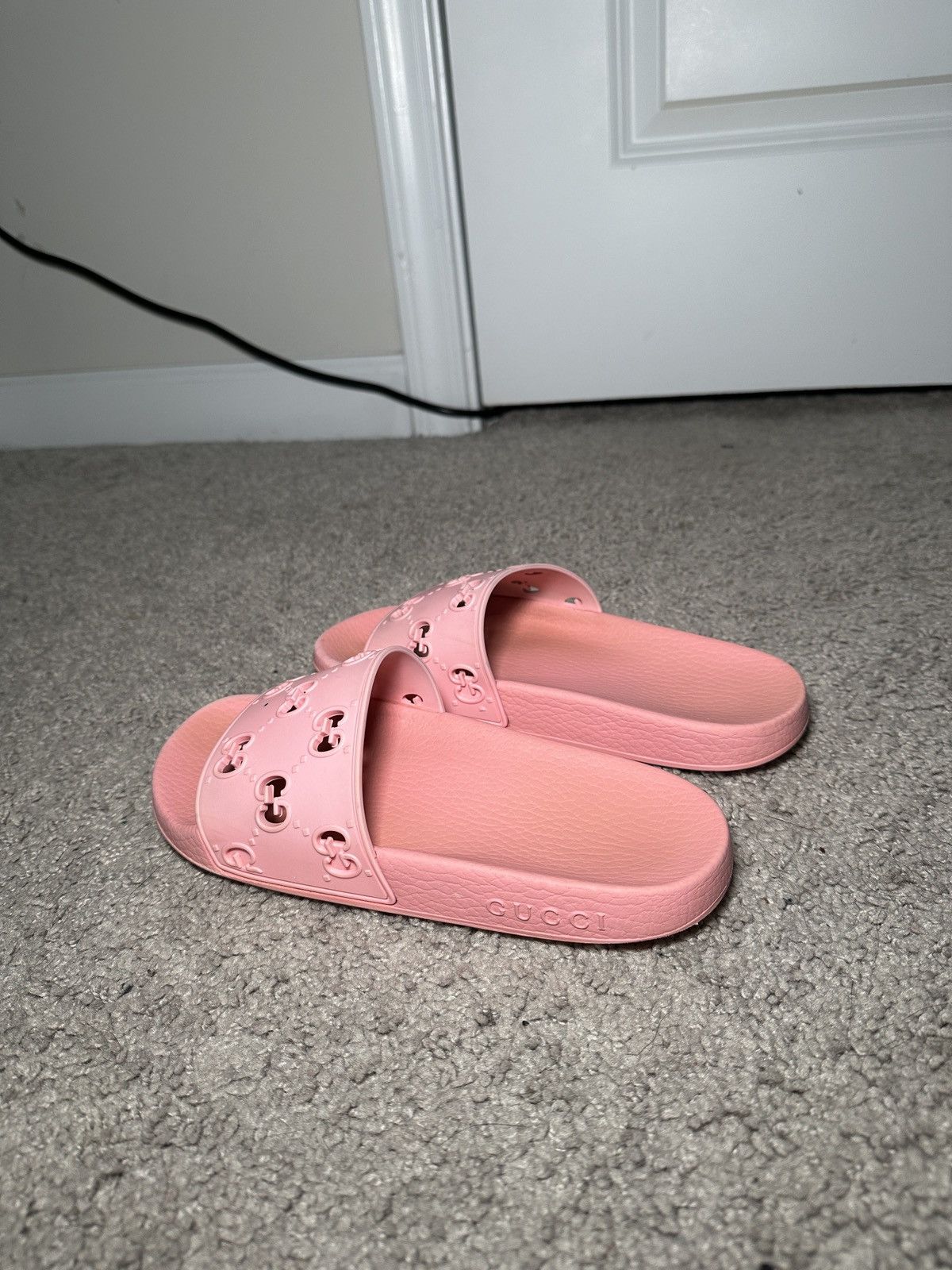 Gucci Gucci Womens GG Slide Rubber Size US 7 / IT 37 - 3 Thumbnail