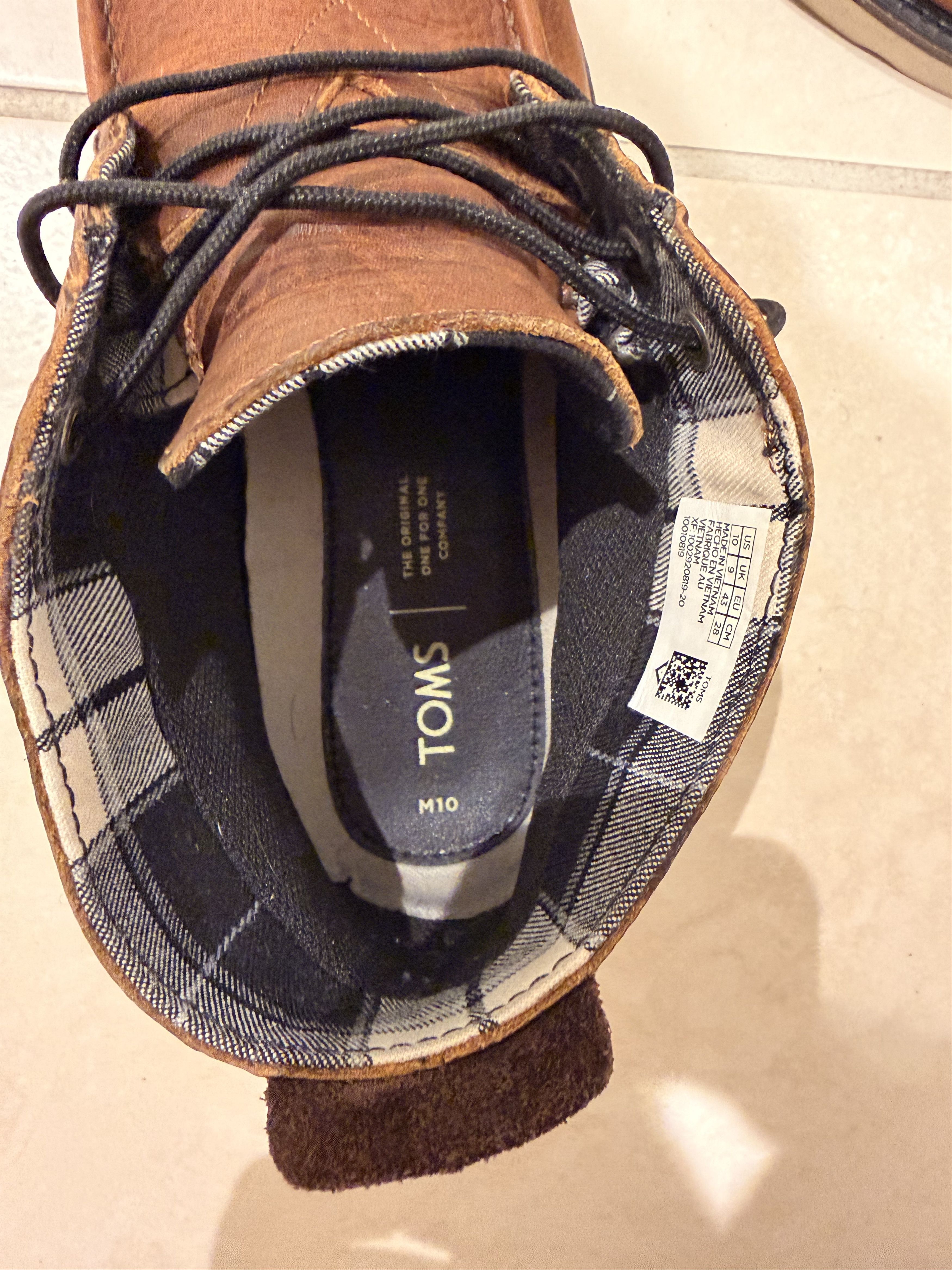Toms Waterproof Chelsea Boots Size US 10 / EU 43 - 2 Thumbnail