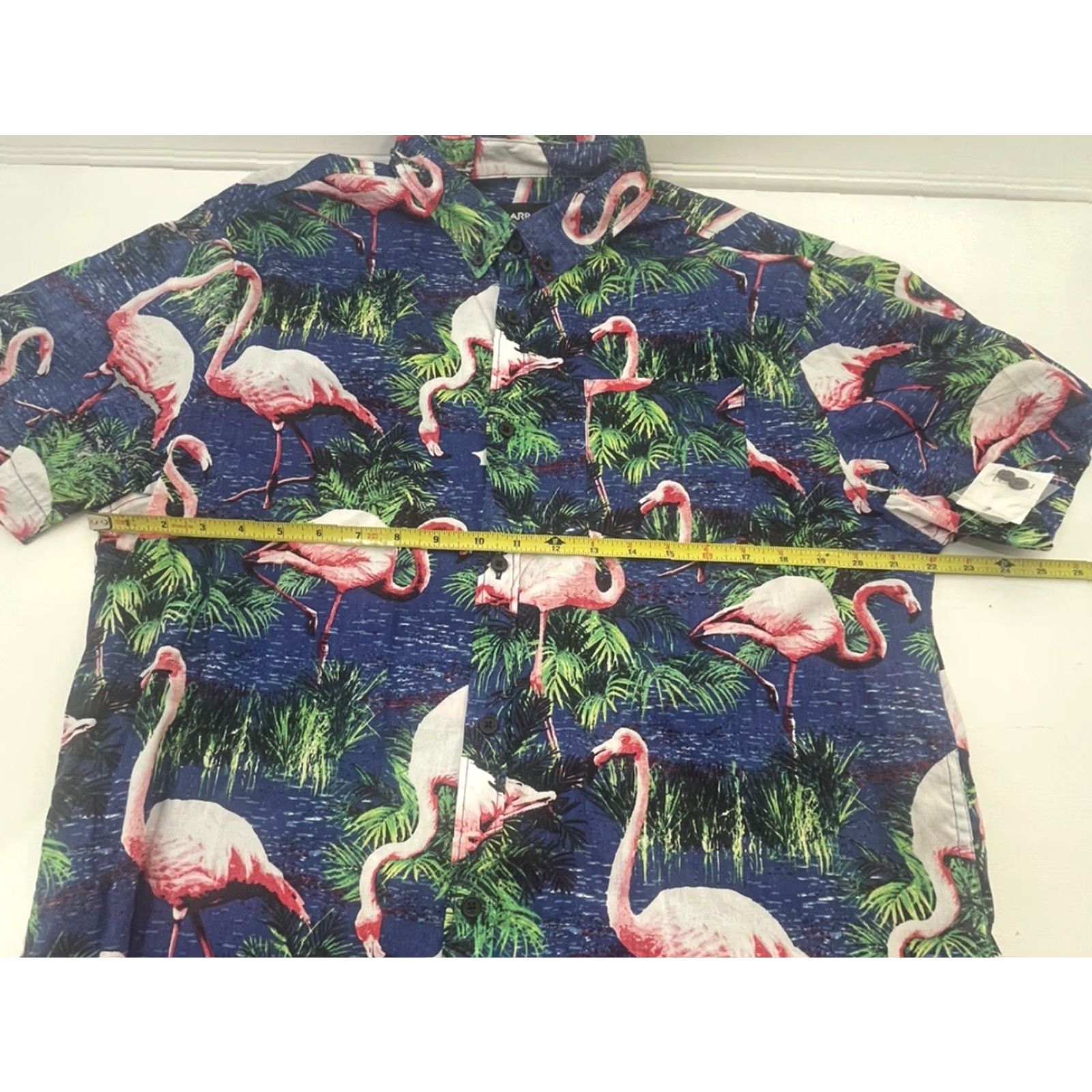 Carbon VINTAGE Hawaiian Shirt Pink Flamingos Men XL Carbon Rue 21 NWT Navy Graphic Print Short Sleeve Button-Up Size US L / EU 52-54 / 3 - 5 Thumbnail