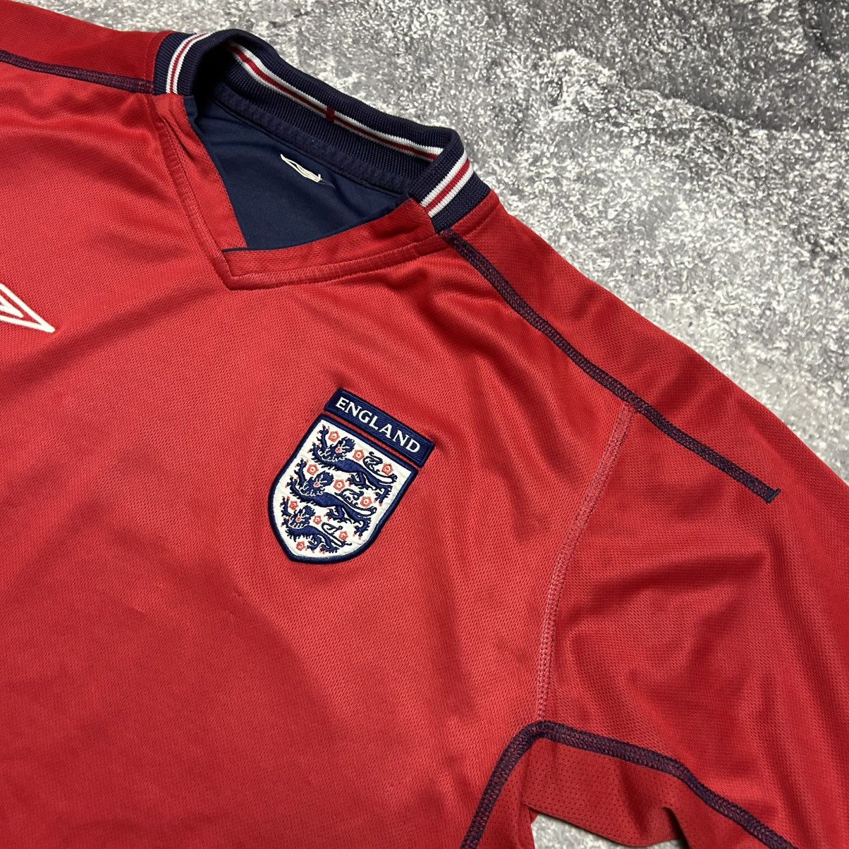 Umbro Vintage Umbro England 2004 Two-Sided home soccer jersey Size US M / EU 48-50 / 2 - 4 Thumbnail