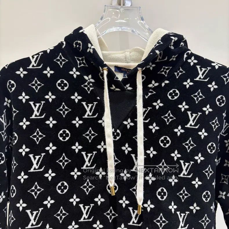 Louis Vuitton Louis Vuitton Monogram full-logo velour hooded sweatshirt Size US S / EU 44-46 / 1 - 3 Thumbnail
