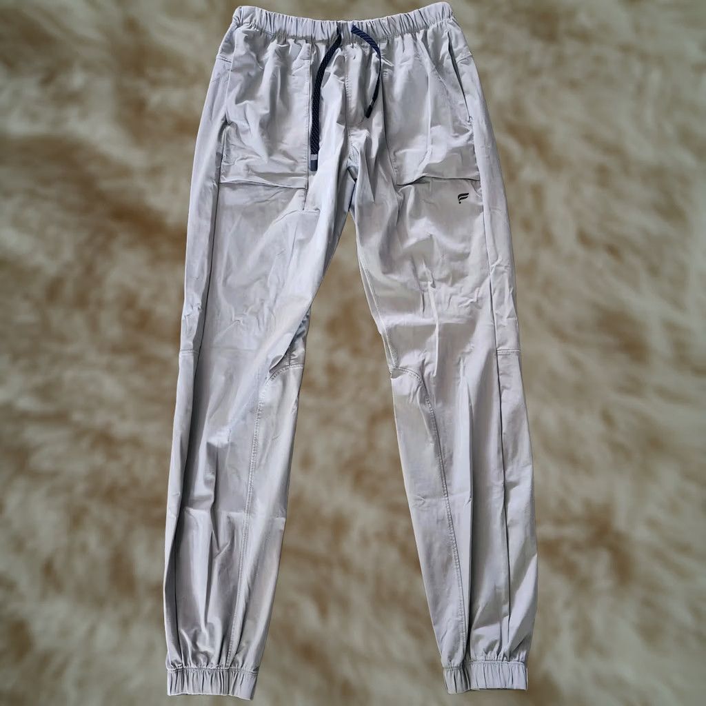 Fabletics Fabletics The One Jogger Pants Mens Large Gray Performance Stretch Athletic Pants Jogger Men Athletic Gray L Size US 33 - 1 Thumbnail