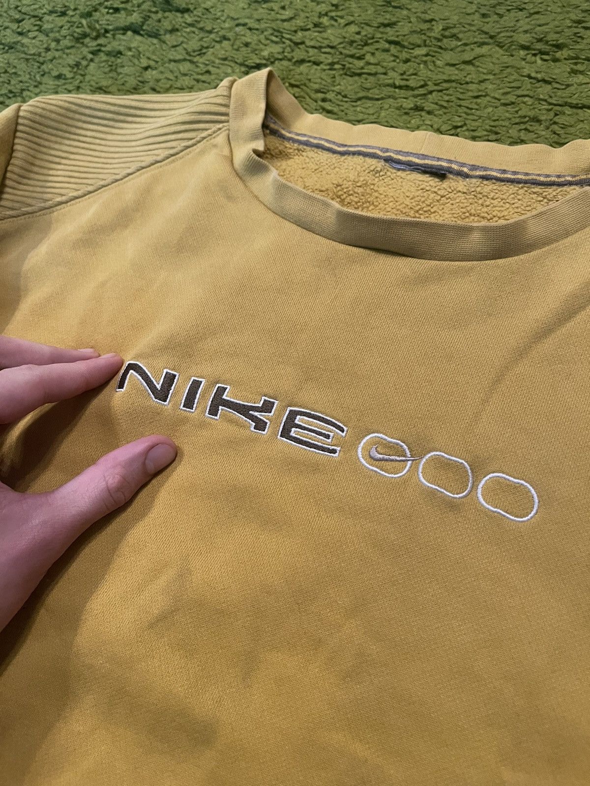 Nike × Vintage Nike 2000s vintage embroidered centre logo sweatshirt Y2K Size M / US 6-8 / IT 42-44 - 5 Thumbnail