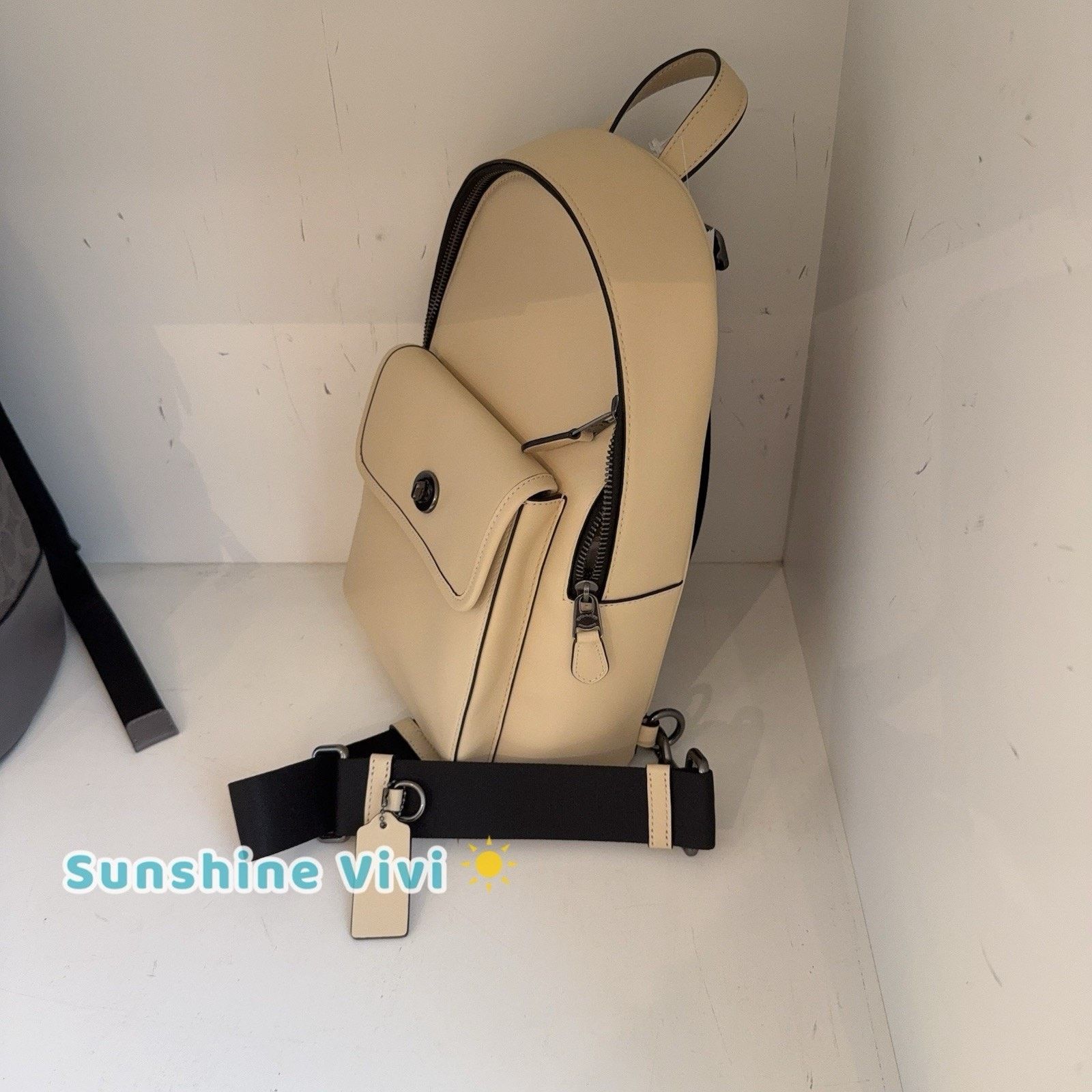 Coach NWT Coach CAJ72 Turnlock Sling Pack calf leather Ivory Size ONE SIZE - 3 Thumbnail