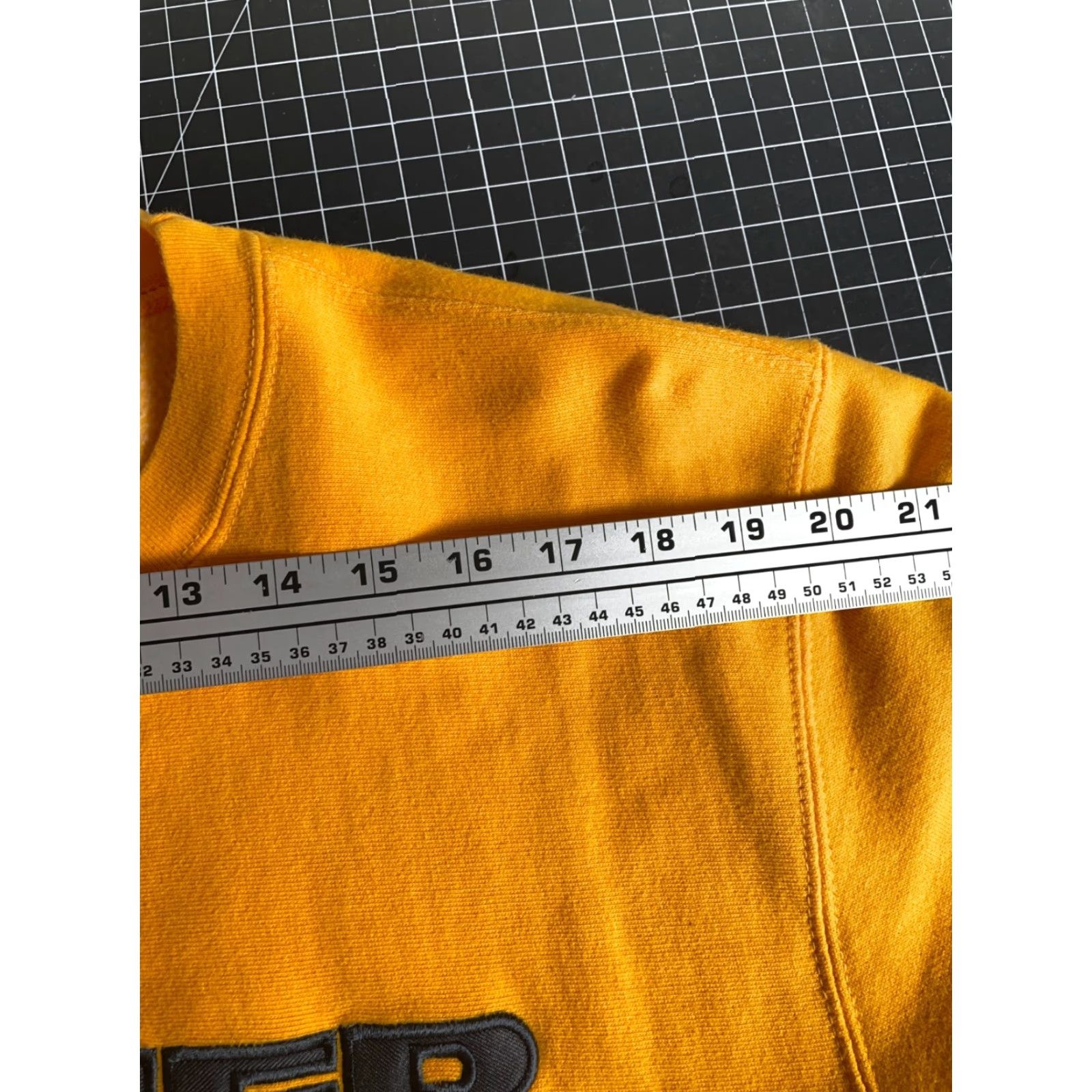 Vintage VINTAGE Hummer Sweatshirt Men's Medium Dark Yellow Embroidered Crewneck Y2K VTG Size US M / EU 48-50 / 2 - 7 Thumbnail