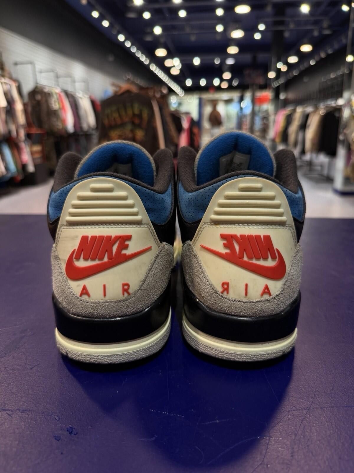 Jordan Brand Size 9.5 - Air Jordan 3 Retro OG Rare Air (IB8967-004) Size US 9.5 / EU 42-43 - 6 Thumbnail