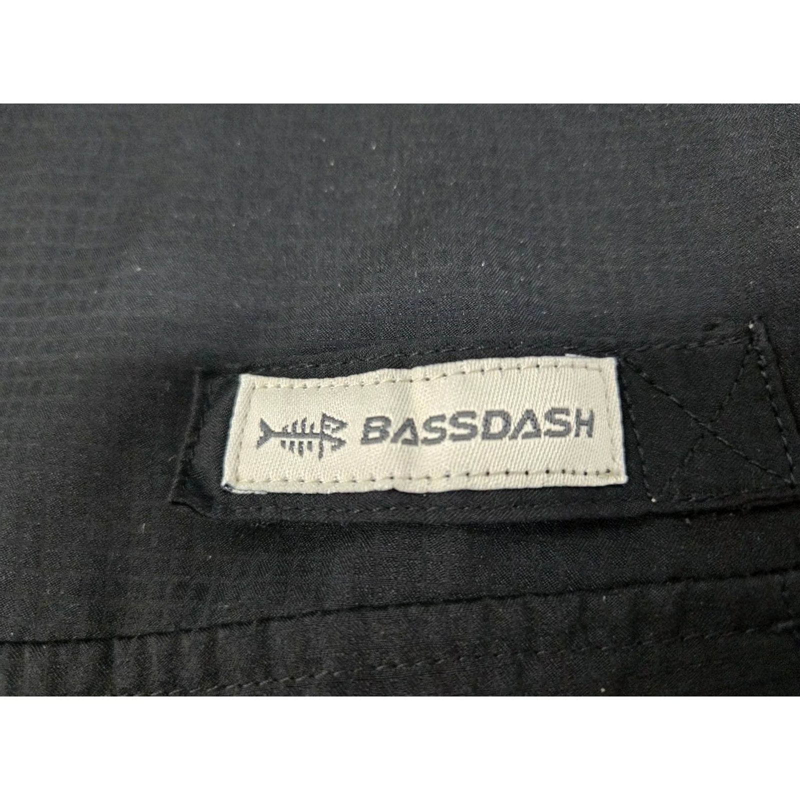 Vintage Bassdash Men's Short Sleeve Button Up Vented Fishing Shirt Black 2XL Shirt Casual Summer Fishing Women's? Size US XXL / EU 58 / 5 - 5 Thumbnail
