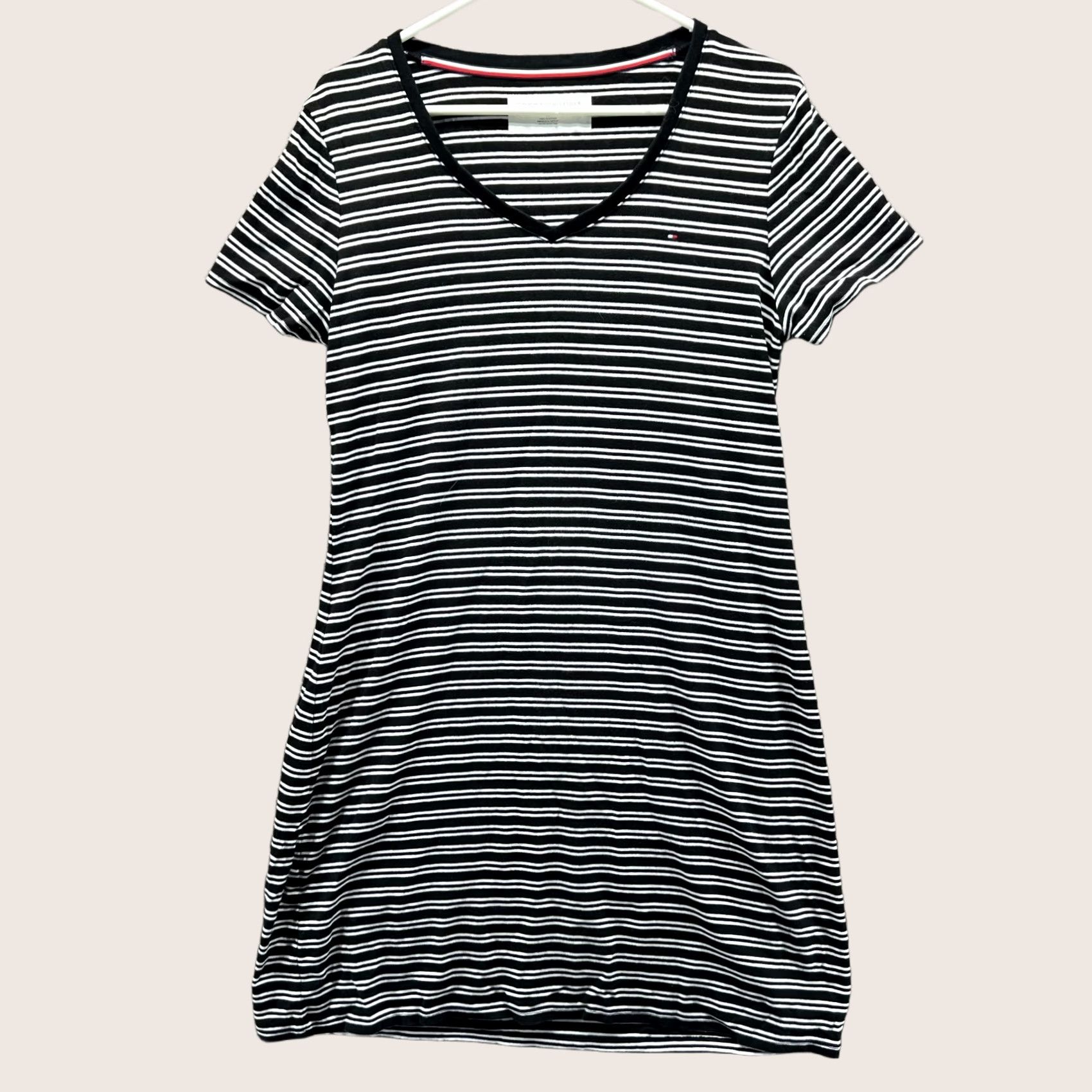 Tommy Hilfiger Tommy Hilfiger Dress Womens Medium Black White Striped V-Neck Stretch Pencil Dress Short Sleeve Pullover Casual Knee Length Vintage No Size M / US 6-8 / IT 42-44 - 1 Thumbnail