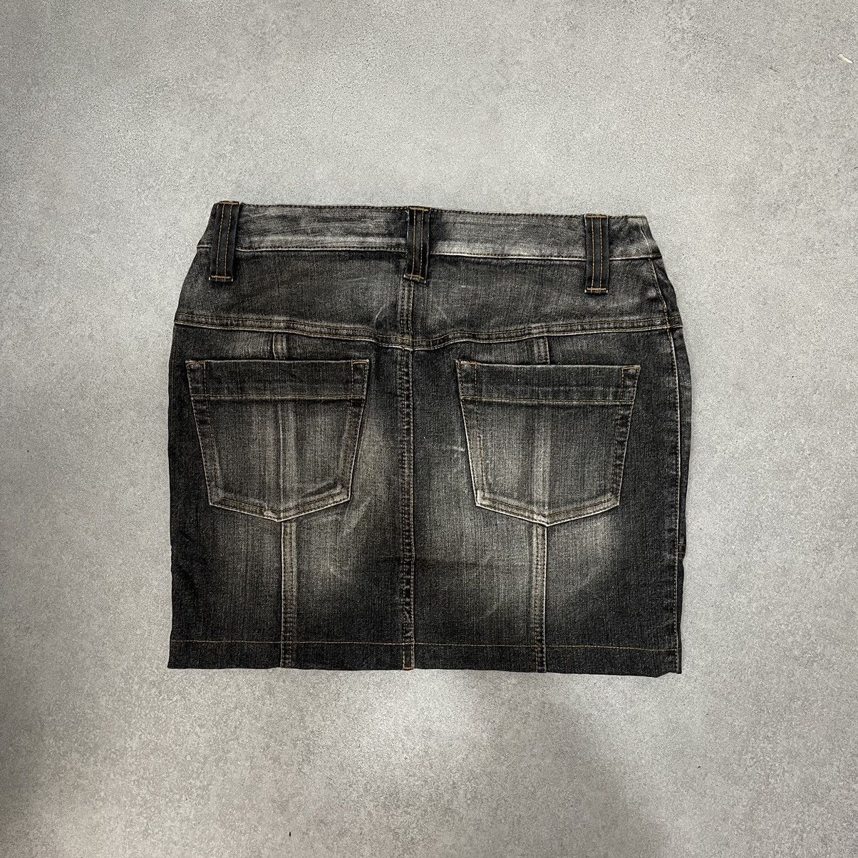 Vivienne Tam 2000s Vivienne Tam Dragon Logo Metal Miniskirt Size 25" / US 0 / IT 36 - 2 Thumbnail
