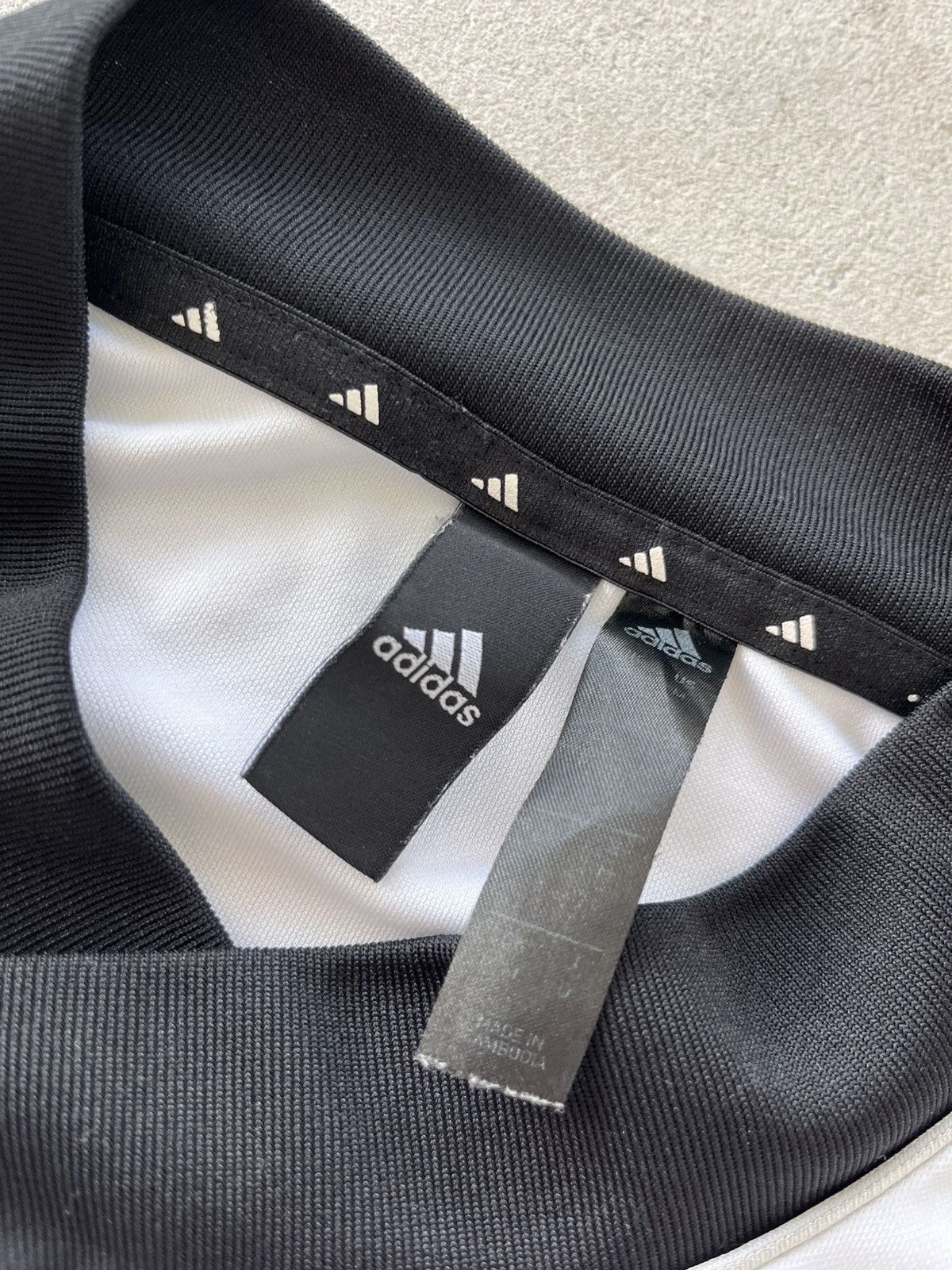Adidas Adidas White Black LongSleeve Shirt Soccer style Y2K tee Size US M / EU 48-50 / 2 - 23 Thumbnail