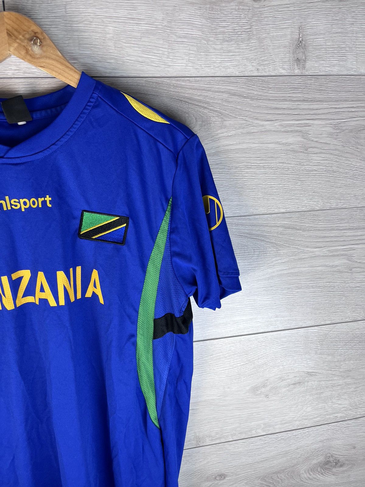Other Men’s soccer jersey Tanzania 🇹🇿 uhlsport size l Size US L / EU 52-54 / 3 - 3 Thumbnail