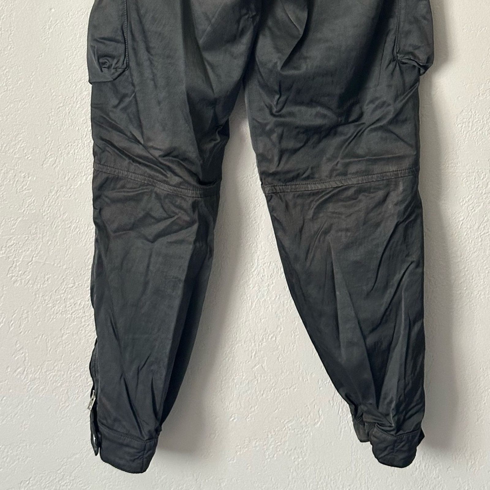 Percilia Shiny Cargo Trouser size EU 32 Dusty Grey Zippers