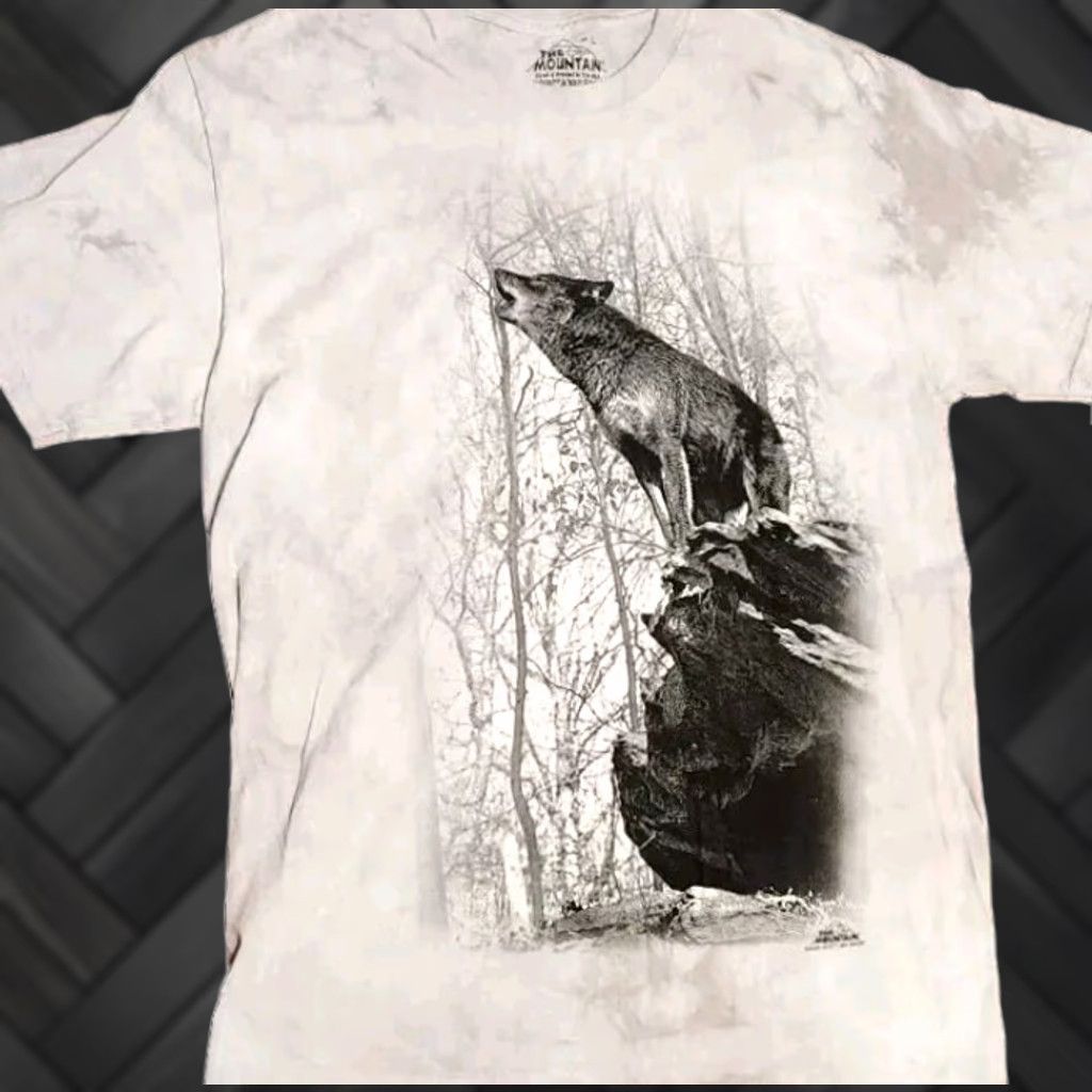The Mountain THE MOUNTAIN T Shirt Men Wolf Tie Dye 2010-2019 Medium NWT Graphic Print White Cotton Crew Neck Short Sleeve 90s Wolves Animals Fashion Size US M / EU 48-50 / 2 - 1 Thumbnail