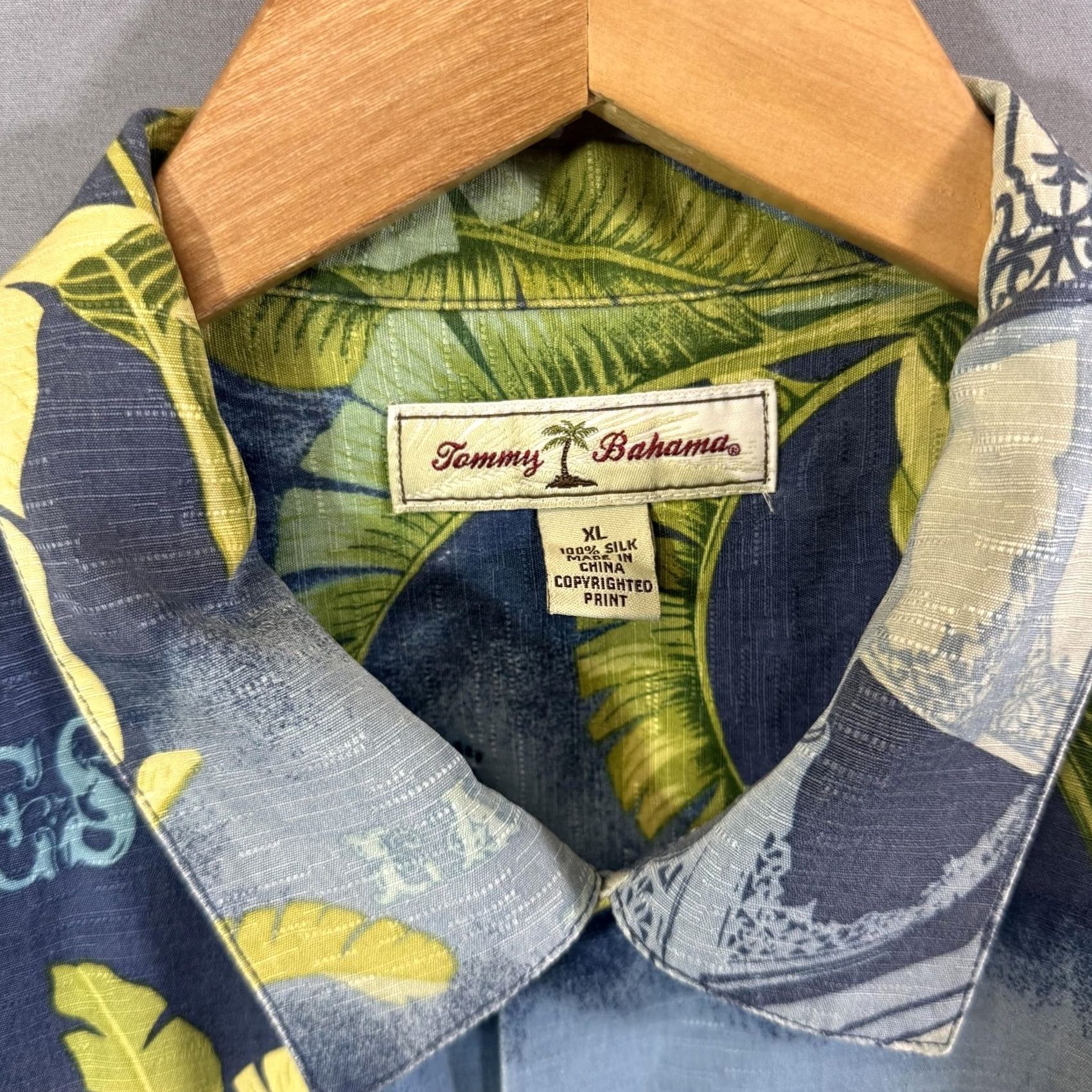 Tommy Bahama Tommy Bahama Shirt Mens XL Blue Yellow Silk Hawaiian Relax Patio Jazz Short Sleeve Button-Up Collared Graphic Print Size US XL / EU 56 / 4 - 3 Thumbnail