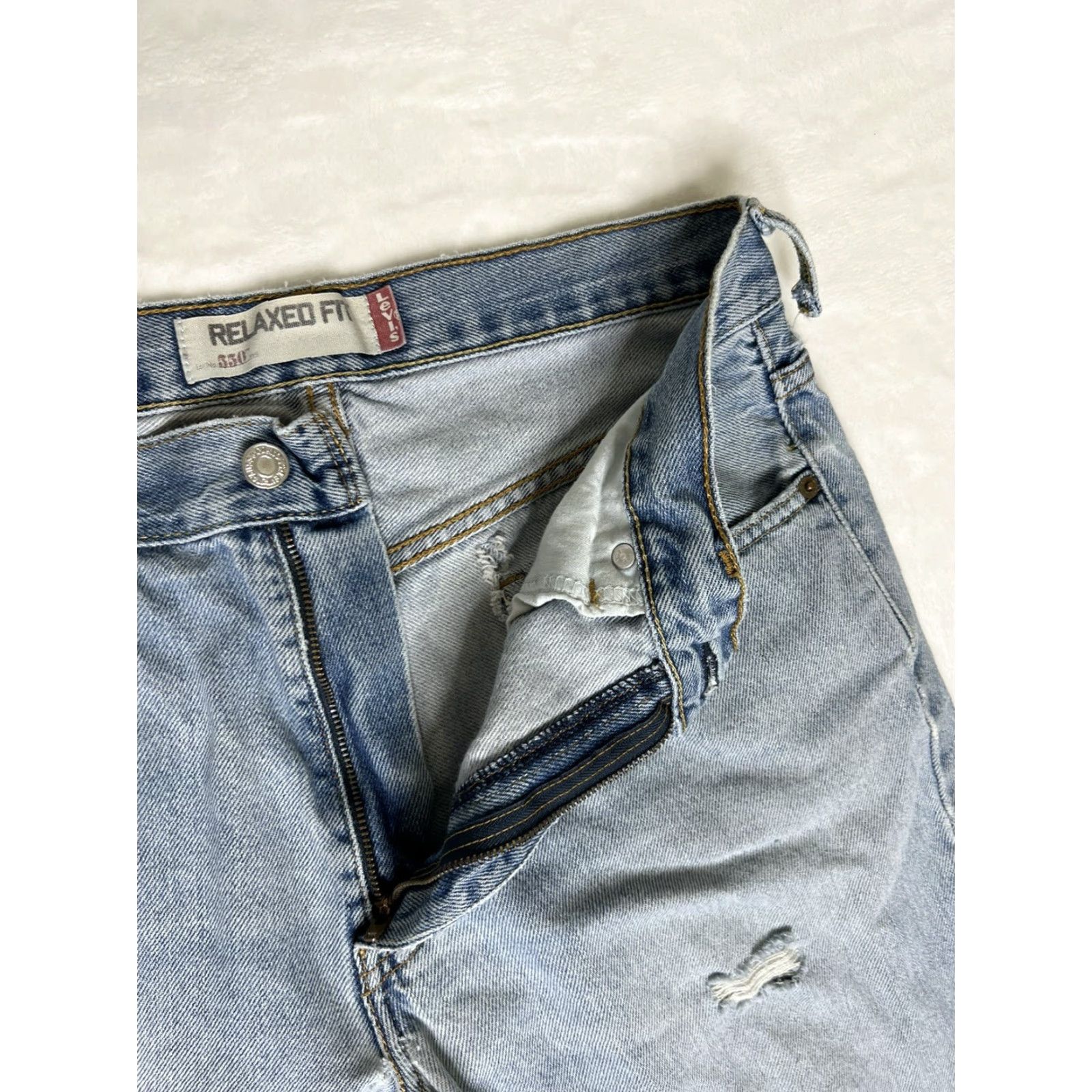 Levi's VINTAGE Levi’s 550 Blue Denim Jeans MEN Regular 33x29 Light Distressed Grunge 90s Jeans Size US 33 - 5 Thumbnail
