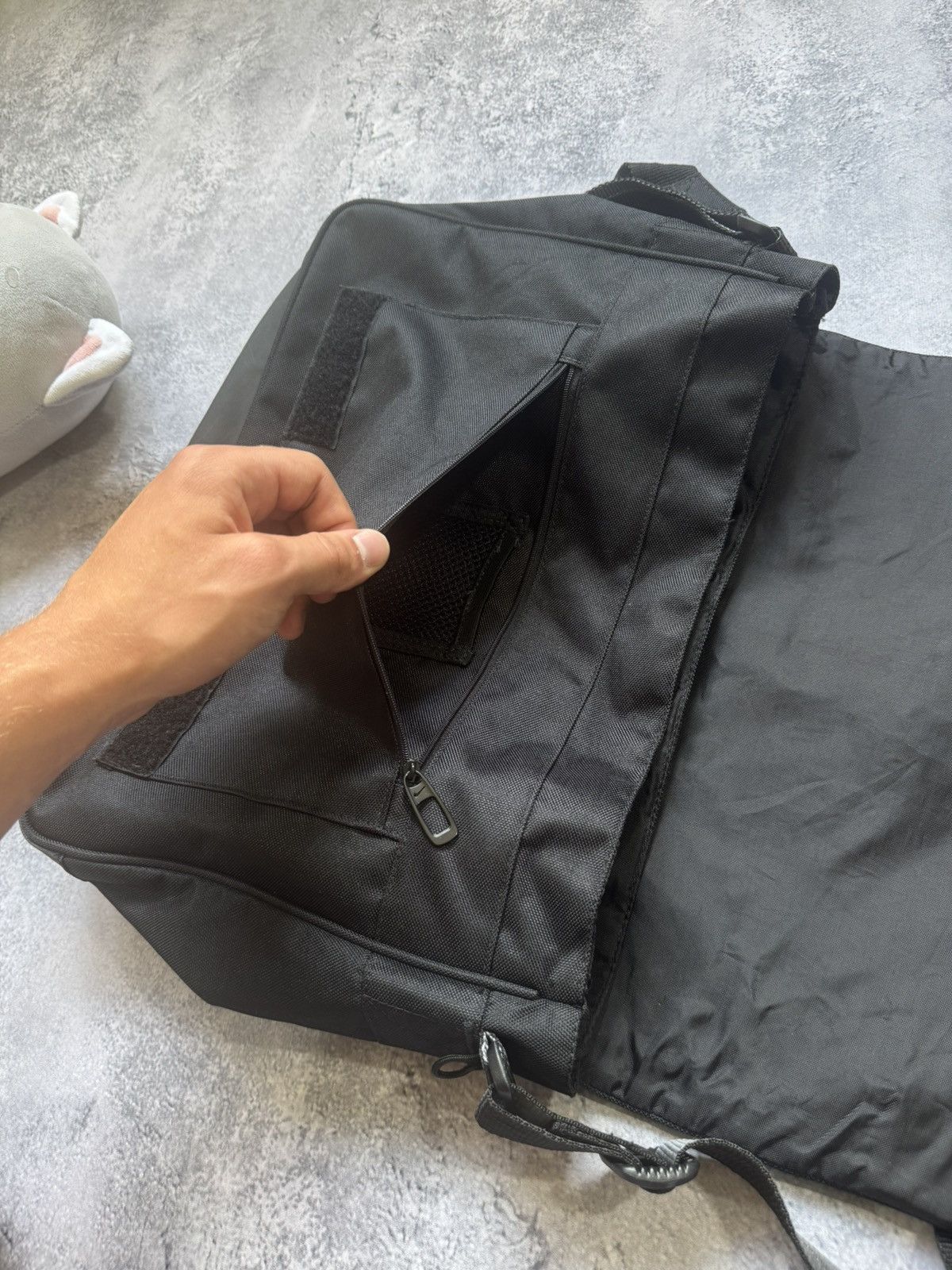 Nike Vintage Nike Y2K Retro Black Crossbody Bag Shoulder Bag Nike Size ONE SIZE - 4 Thumbnail