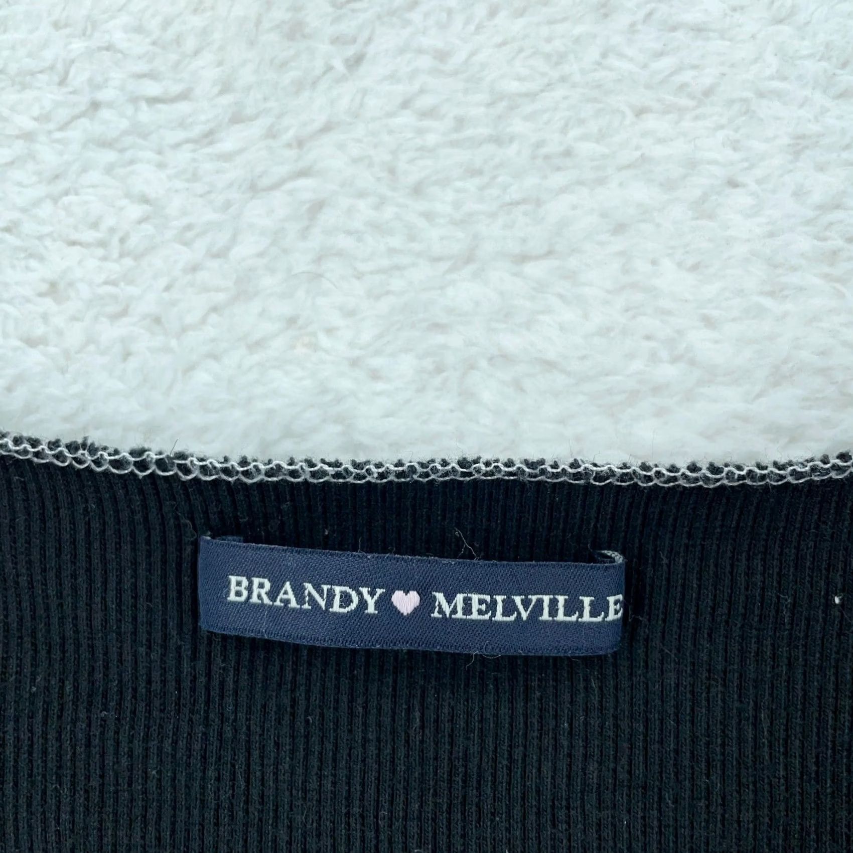 Brandy Melville Brandy Melville Mckenna Top Womens 37 Black Cropped Rib Knit Stretch Long Sleeve Size XS / US 0-2 / IT 36-38 - 3 Thumbnail