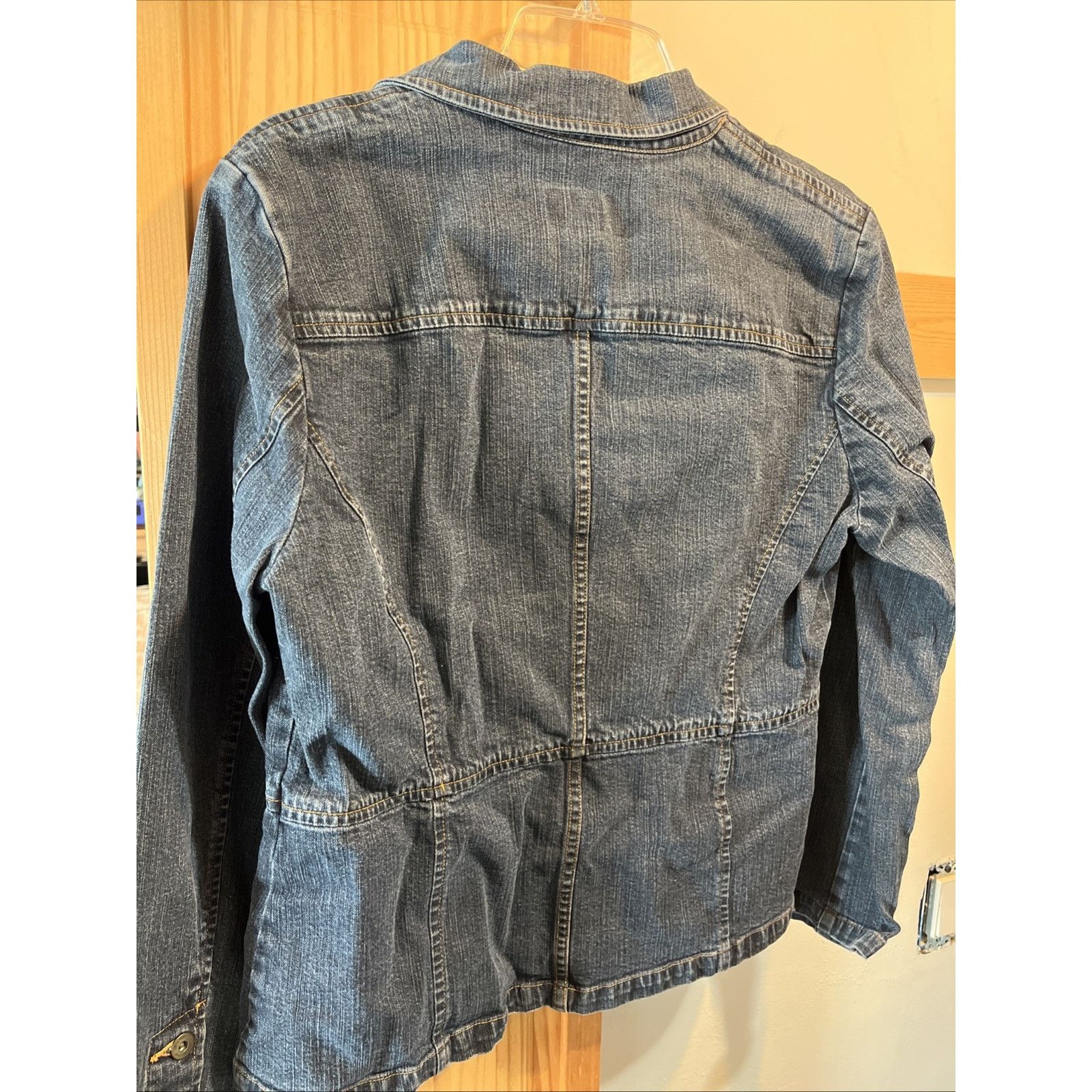 Liz Claiborne Liz Claiborne Jean Jacket Women Size 12 Blue 3 Button Cotton Size XL / US 12-14 / IT 48-50 - 9 Thumbnail