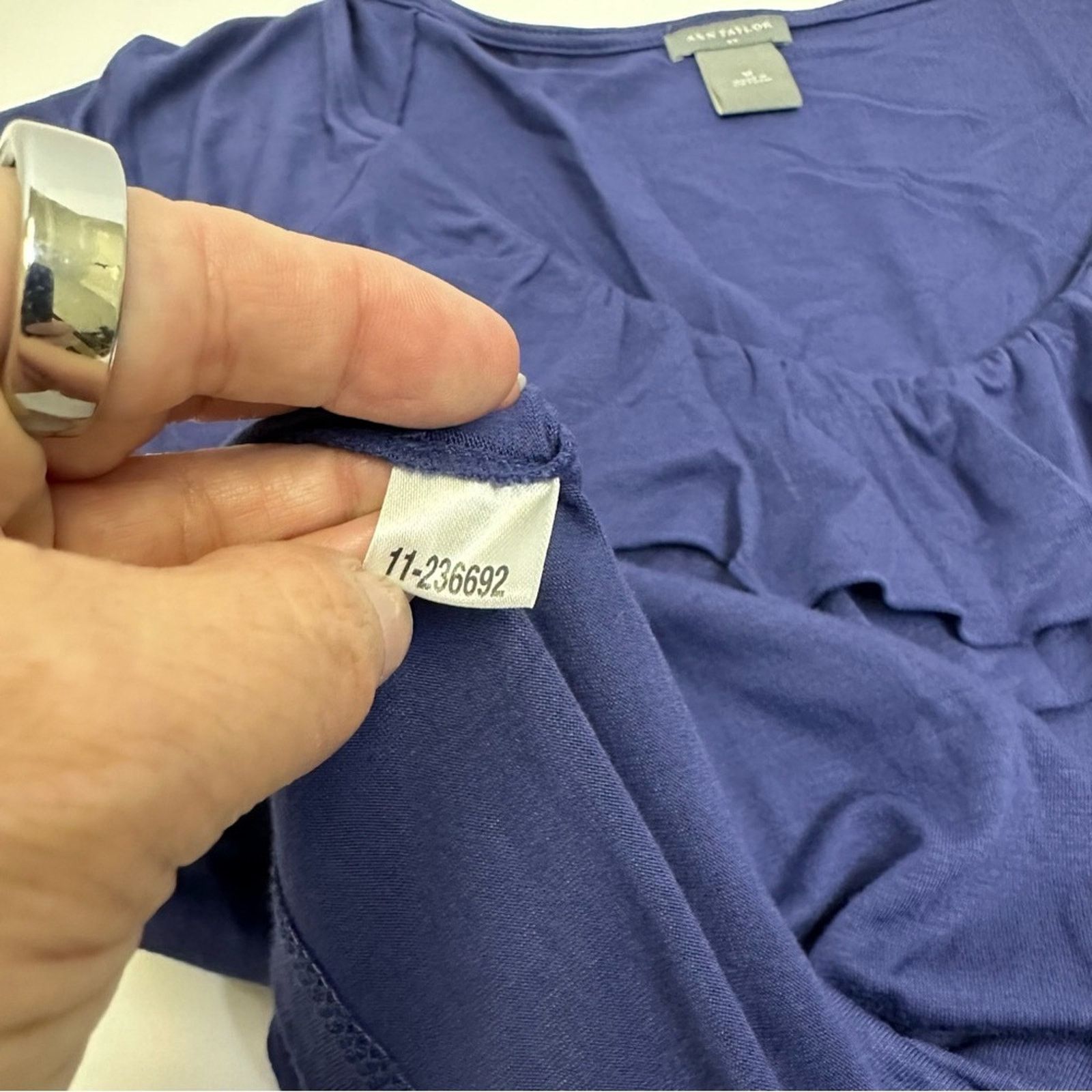 Ann Taylor Ann Taylor Blue Ruffle Neckline Top - Size Medium Size M / US 6-8 / IT 42-44 - 9 Thumbnail
