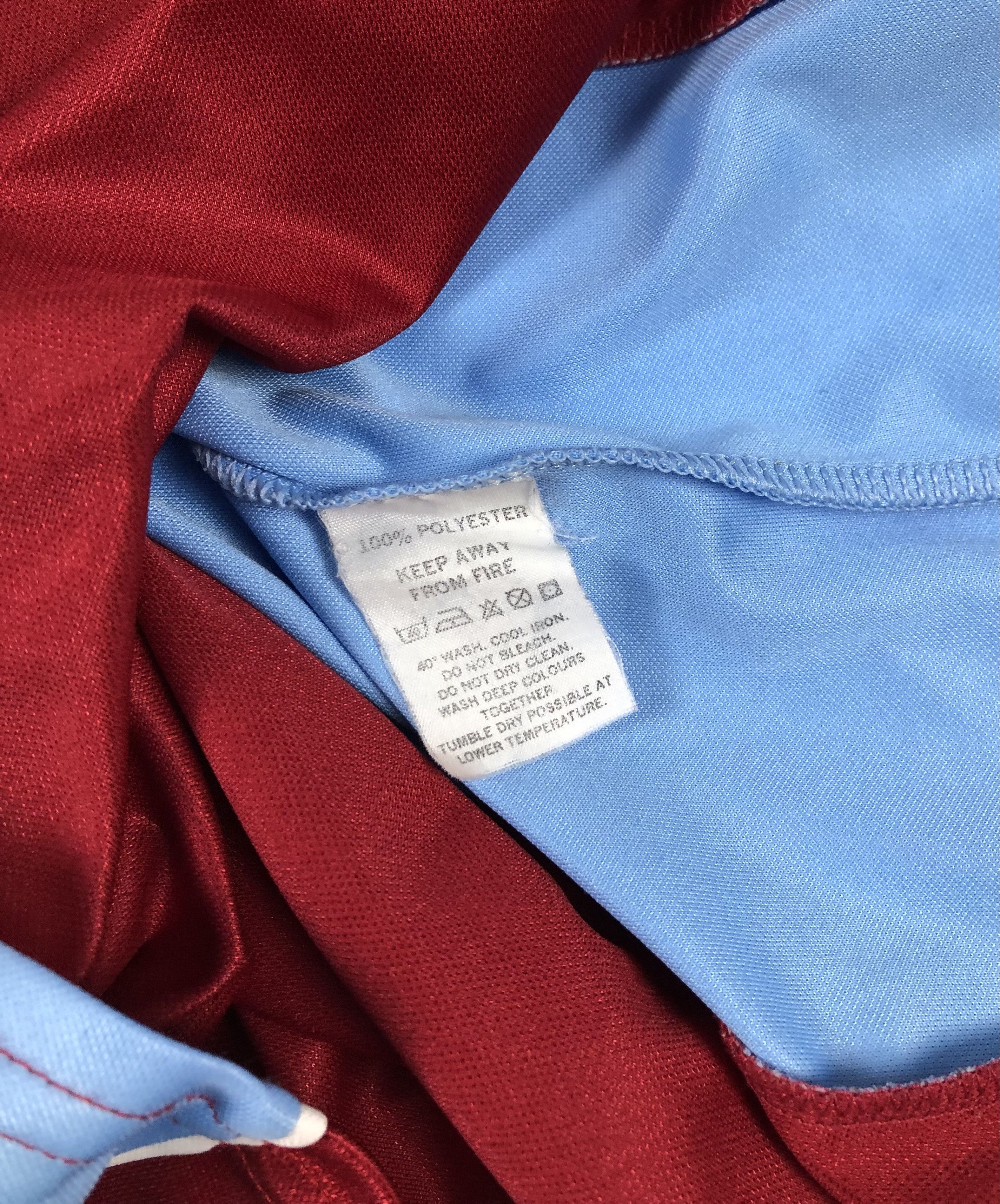 Vintage TFG Scunthorpe United 2003-2004 Home Soccer Jersey Size US S / EU 44-46 / 1 - 7 Thumbnail