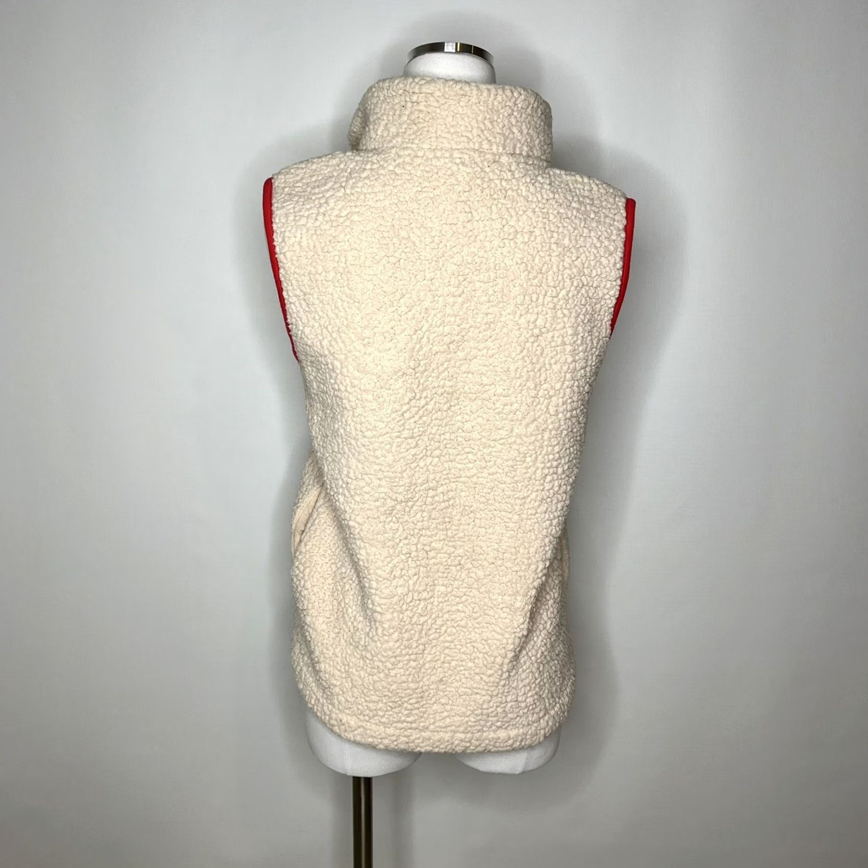 Victoria's Secret VINTAGE Victoria's Secret Pink Vest Full Zip Sleeveless Sherpa Logo Casual XS Cream Vest Womens Size XS / US 0-2 / IT 36-38 - 3 Thumbnail