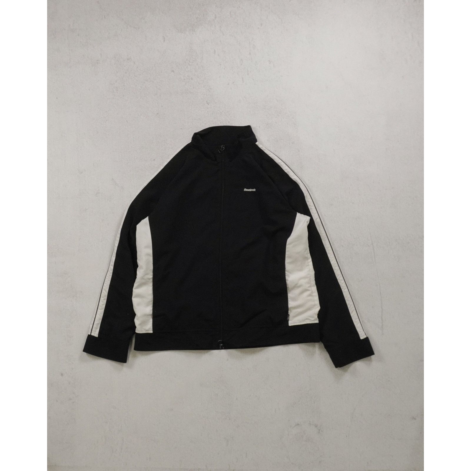 Reebok Vintage 00s Reebok Black Windbreaker - Women's Medium Size M / US 6-8 / IT 42-44 - 1 Thumbnail