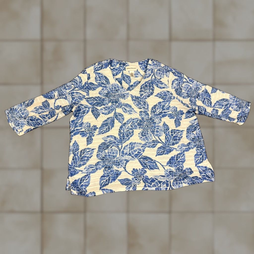 Vintage Alfred Dunner Blouse Womens M Blue White Floral Long Sleeve Lightweight Casual Size M / US 6-8 / IT 42-44 - 1 Thumbnail