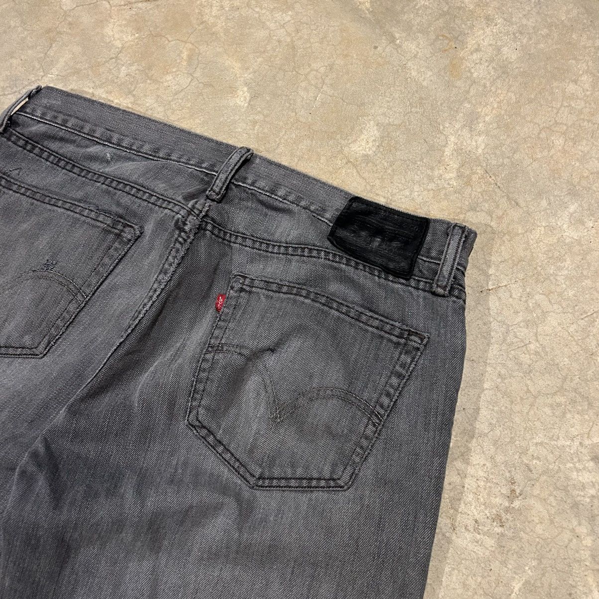 Levi's × Vintage Crazy Vintage Y2K Levi’s Distressed Faded Black Denim Grunge Size US 34 / EU 50 - 8 Thumbnail