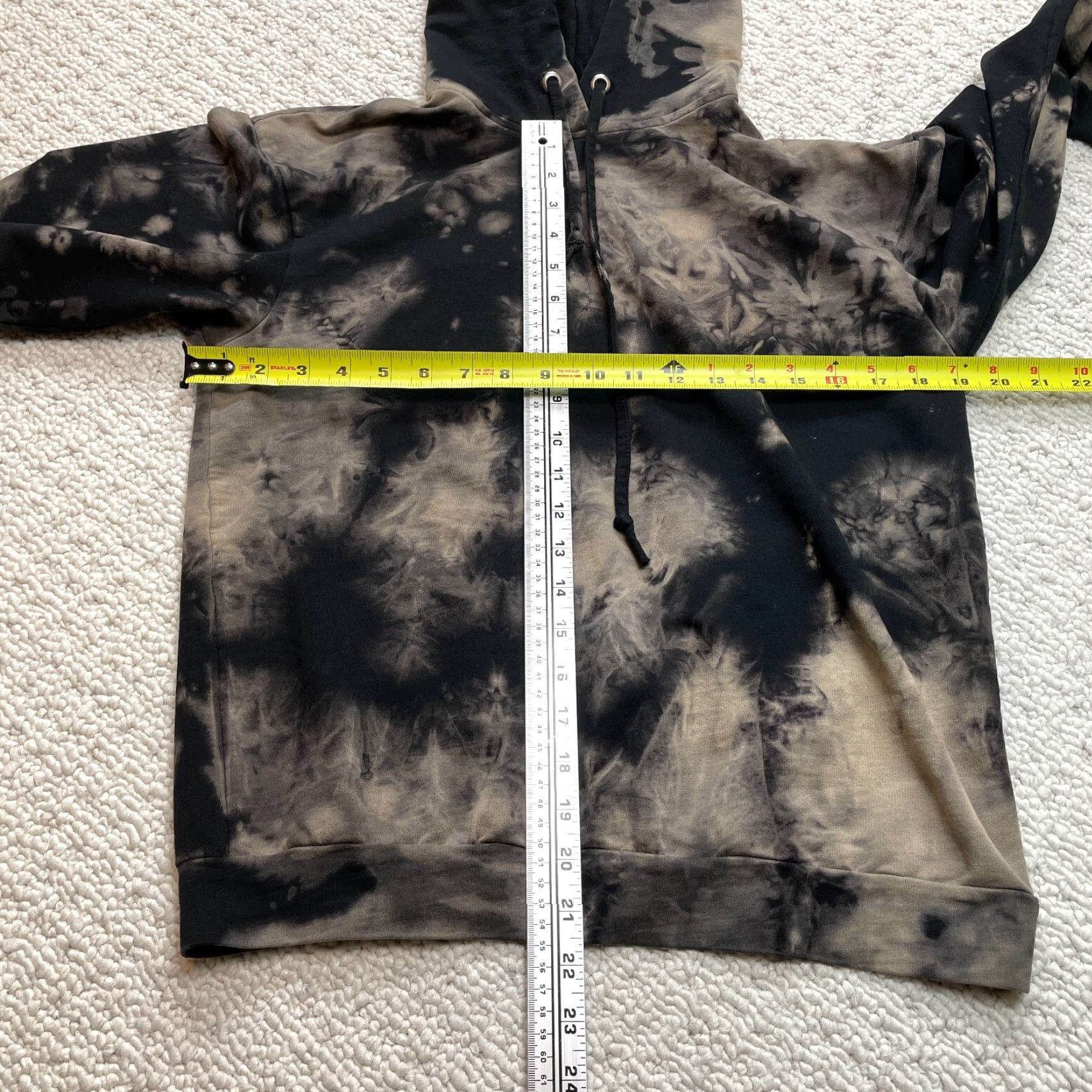 Boohoo VINTAGE? No — Actually not vintage. Boohoo Hoodie Sweatshirt Women’s 2 Black Gray Tie Dye Hooded Drawstring Pullover Size XS / US 0-2 / IT 36-38 - 2 Thumbnail