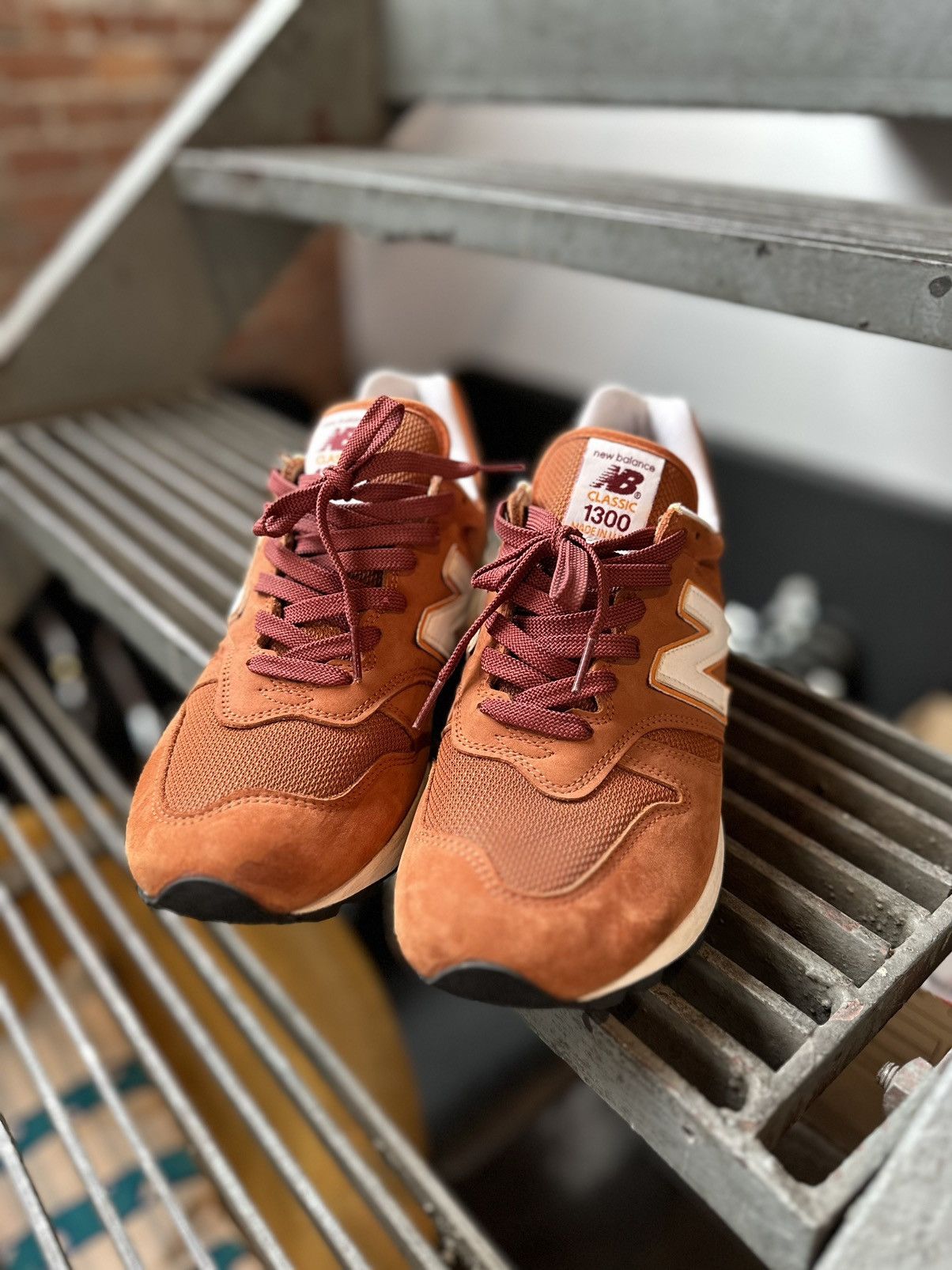 New Balance NEW BALANCE 1300 Sz 10.5 Size US 10.5 / EU 43-44 - 2 Thumbnail