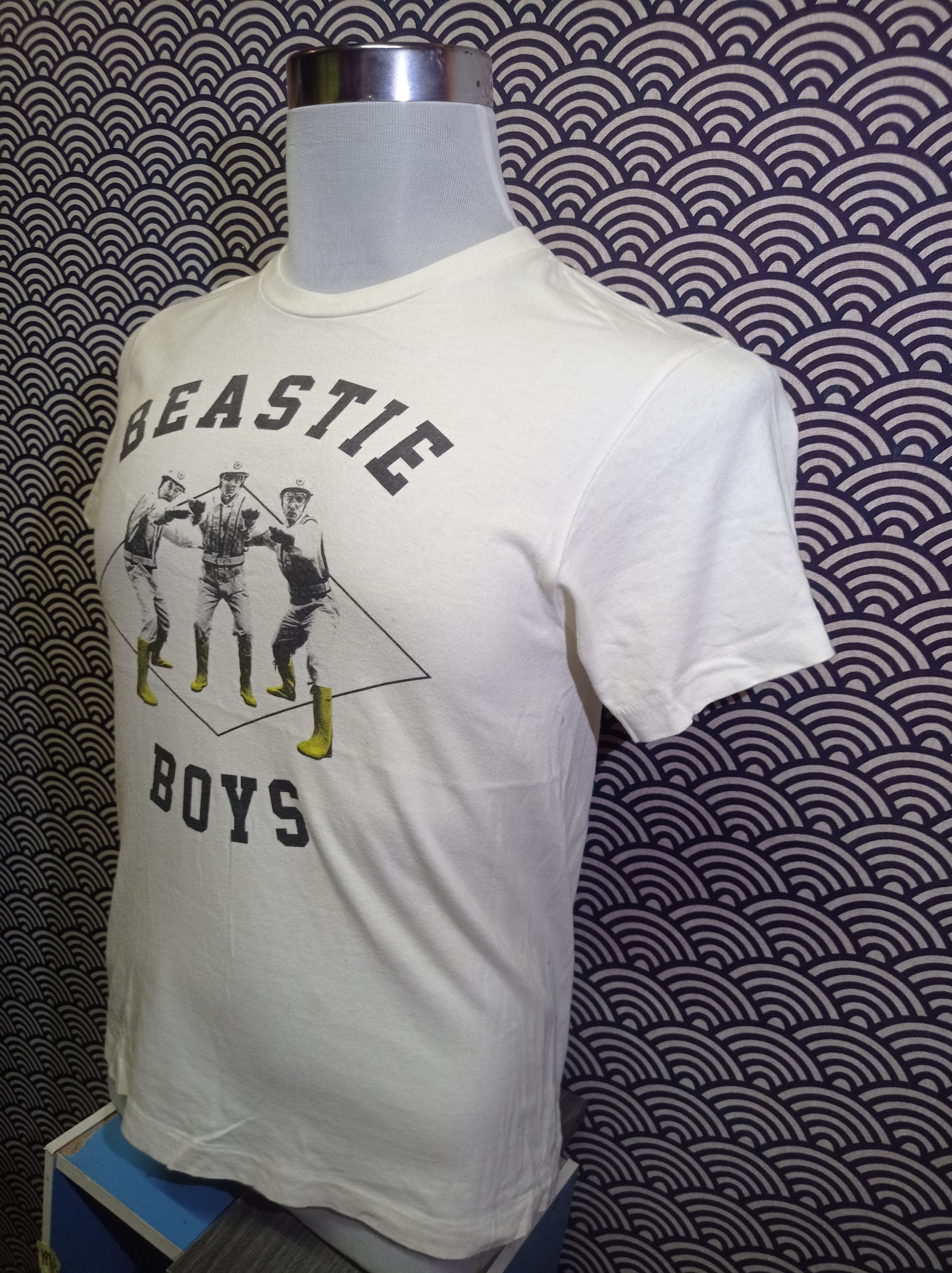 Uniqlo Band beastie boys x ut single single #RL23 Size US S / EU 44-46 / 1 - 2 Thumbnail