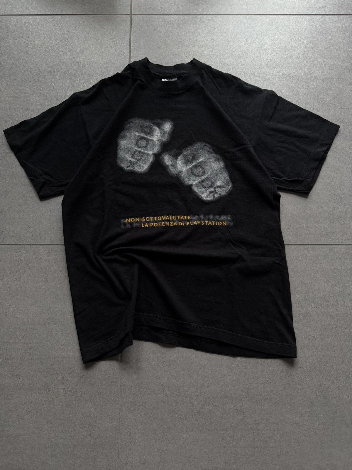 Japanese Brand × Playstation × Vintage 90‘s PlayStation Promo Vintage Tshirt PS1 ( RARE ) Size US L / EU 52-54 / 3 - 1 Thumbnail