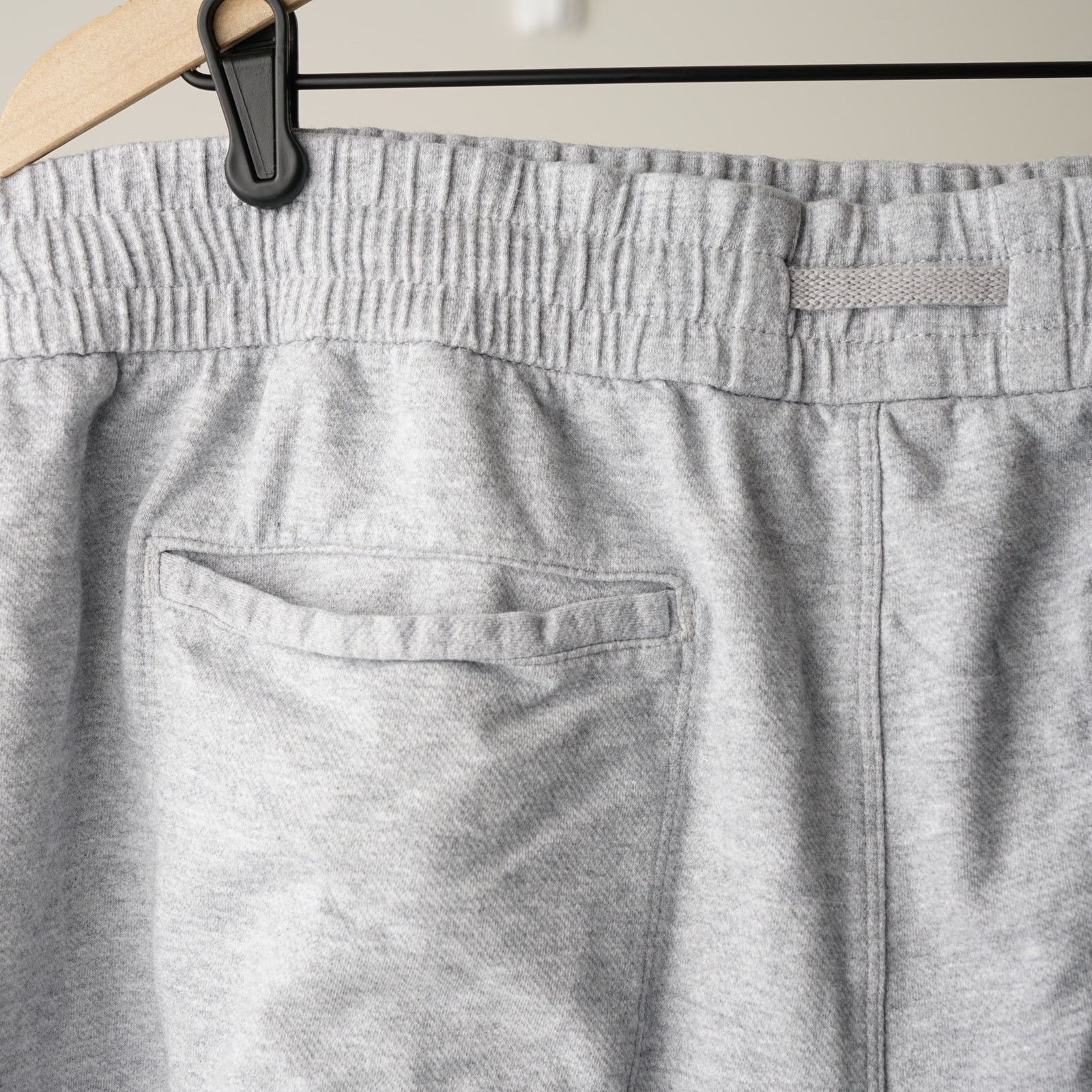 Athleta Athleta Farallon Heathered Short Gray Athleisure Cotton EUC Size 42" / US 20 - 4 Thumbnail
