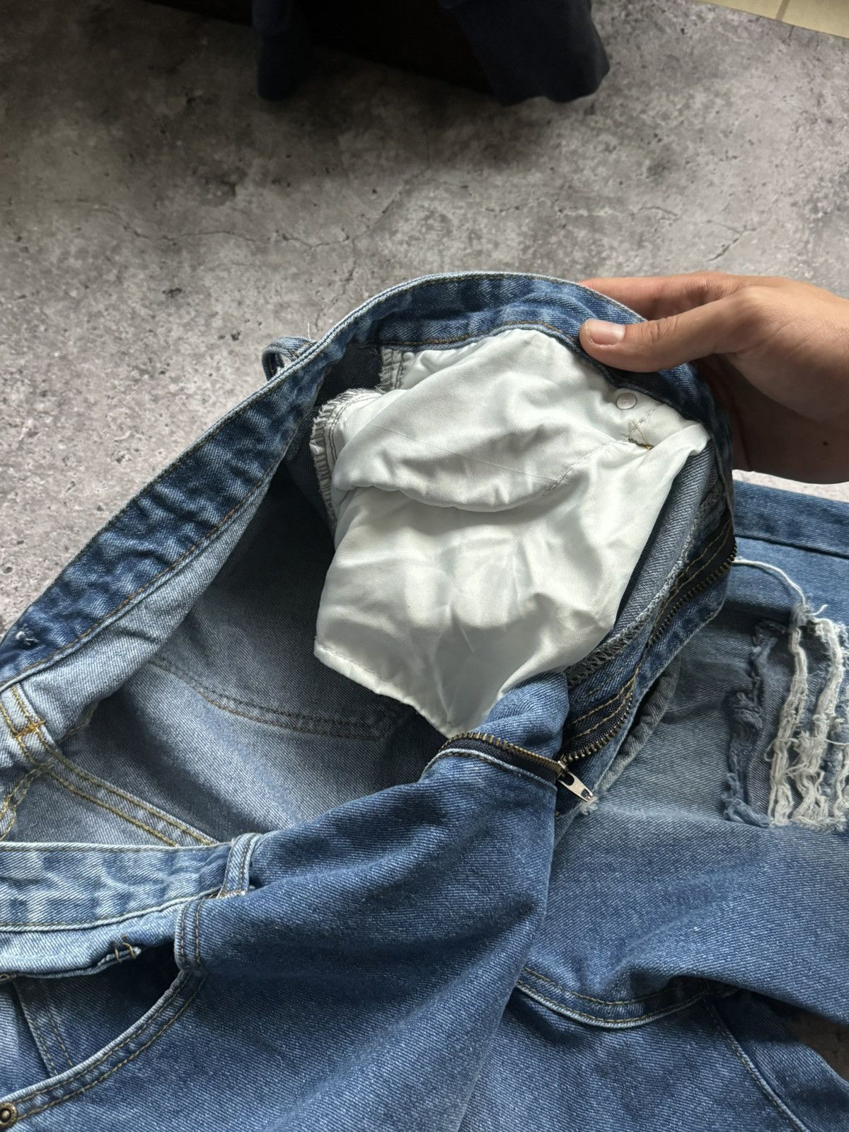 Vintage Vintage Baggy Y2K distressed trash denim jeans pants Size US 32 / EU 48 - 8 Thumbnail
