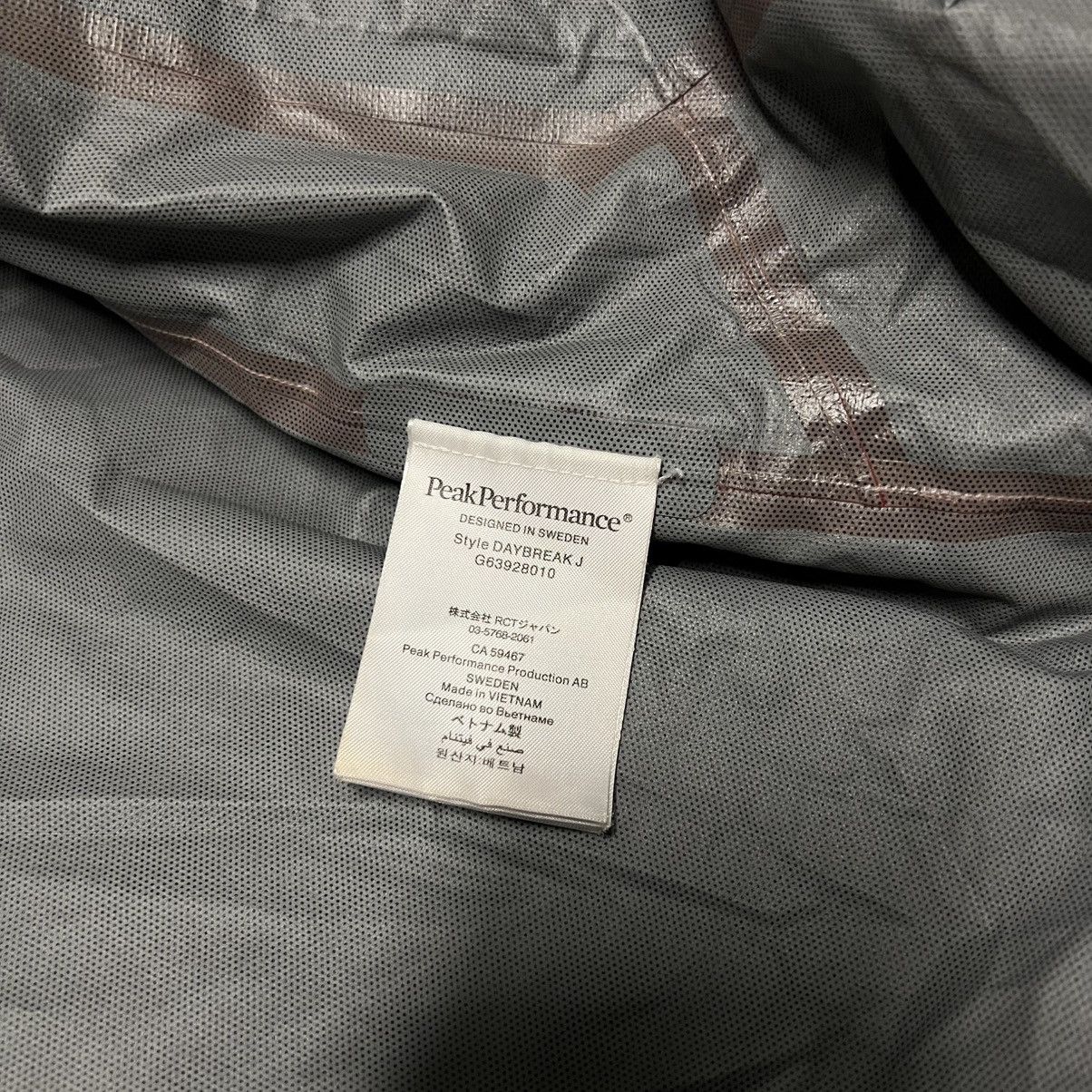 Peak Performance Outdoor Jacket Peak Performance Gorpcore Y2K Streatwear Size US L / EU 52-54 / 3 - 15 Thumbnail