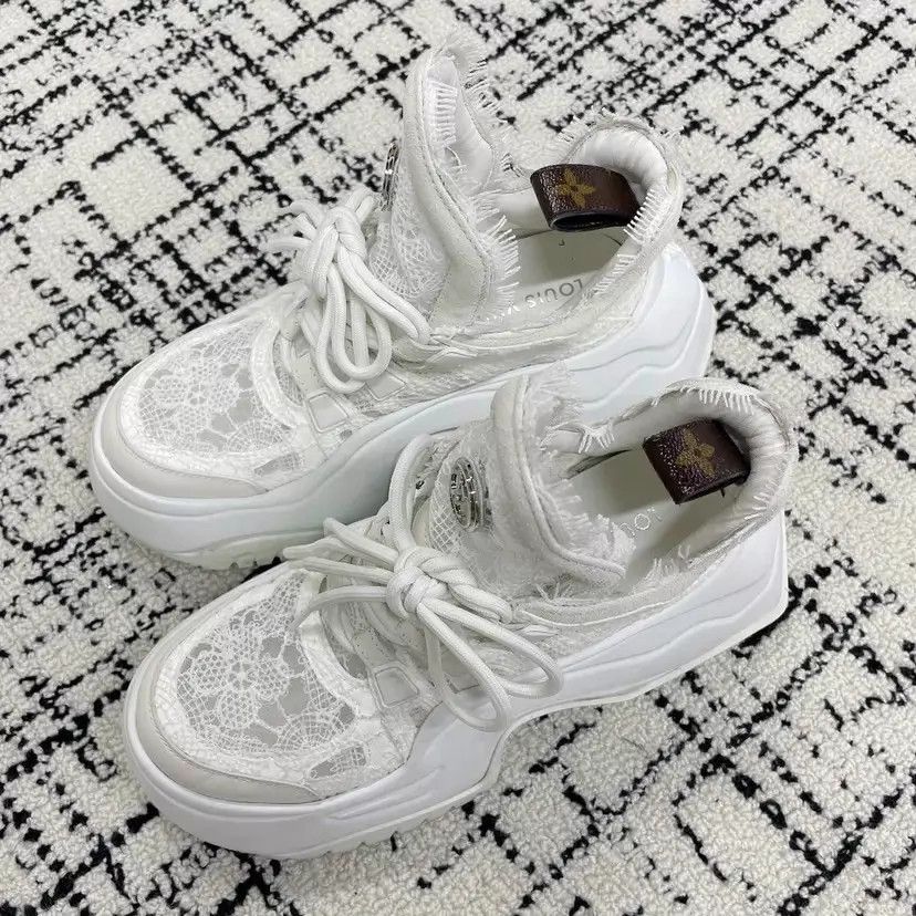 Louis Vuitton Lv Lace High-Top Sneakers 37 Pre-Owned Size US 6.5 / IT 36.5 - 3 Thumbnail