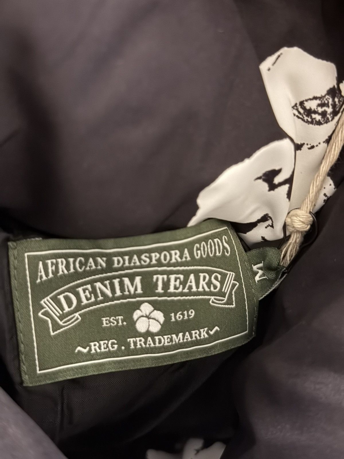 DENIM TEARS DENIM TEARS Wreath Puffer Jacket Black - M Size US M / EU 48-50 / 2 - 7 Thumbnail