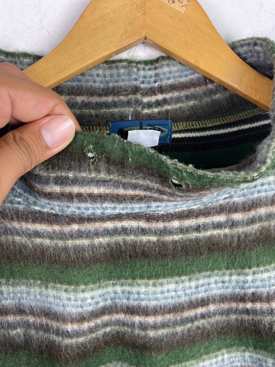 Japanese Brand Japanese brand striped wool sweatshirt nice design Size US M / EU 48-50 / 2 - 5 Thumbnail
