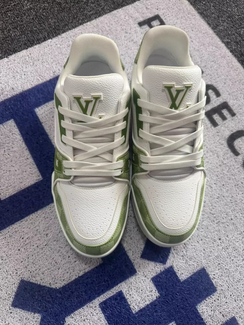 Louis Vuitton Louis Vuitton Trainer Hand-Painted Signature Wearable Low- Size US 7.5 / EU 40-41 - 1 Thumbnail