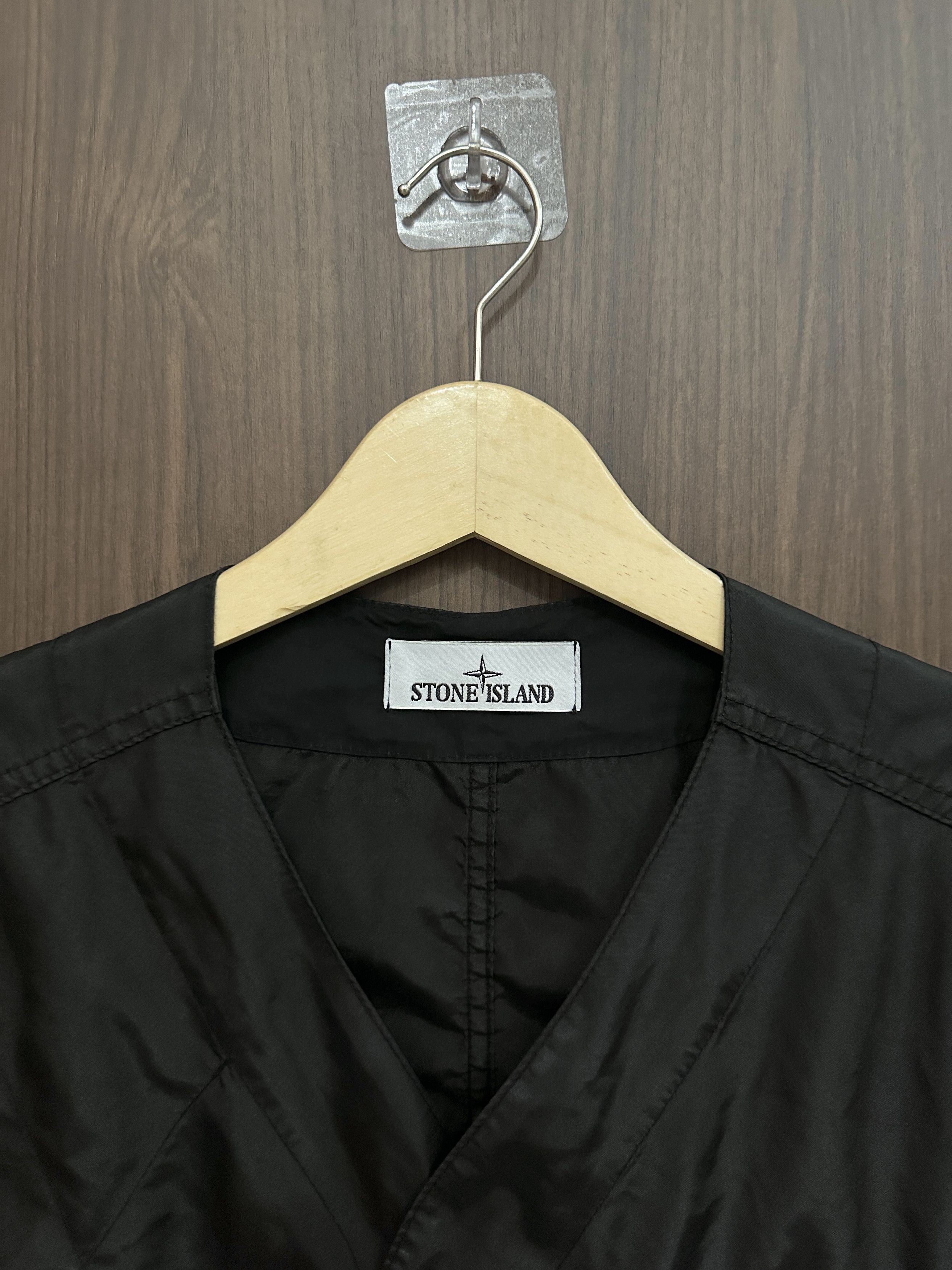 Stone Island STONE ISLAND BLACK GARMENT DYED VEST Size US L / EU 52-54 / 3 - 2 Thumbnail
