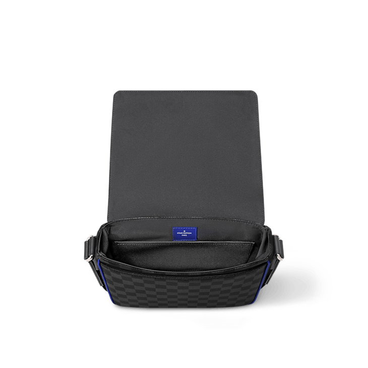 Louis Vuitton District Messenger Bag Size ONE SIZE - 3 Thumbnail