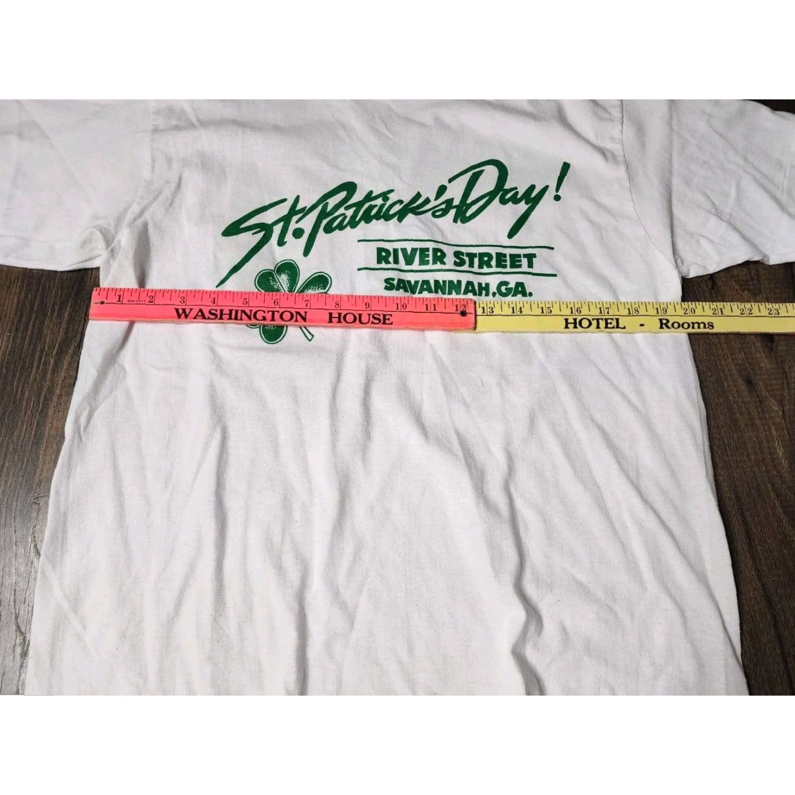 Hanes VINTAGE Hanes L Mens Graphic Print Short Sleeve T Shirt Savannah GA Dockside Seafood White Size US L / EU 52-54 / 3 - 4 Thumbnail